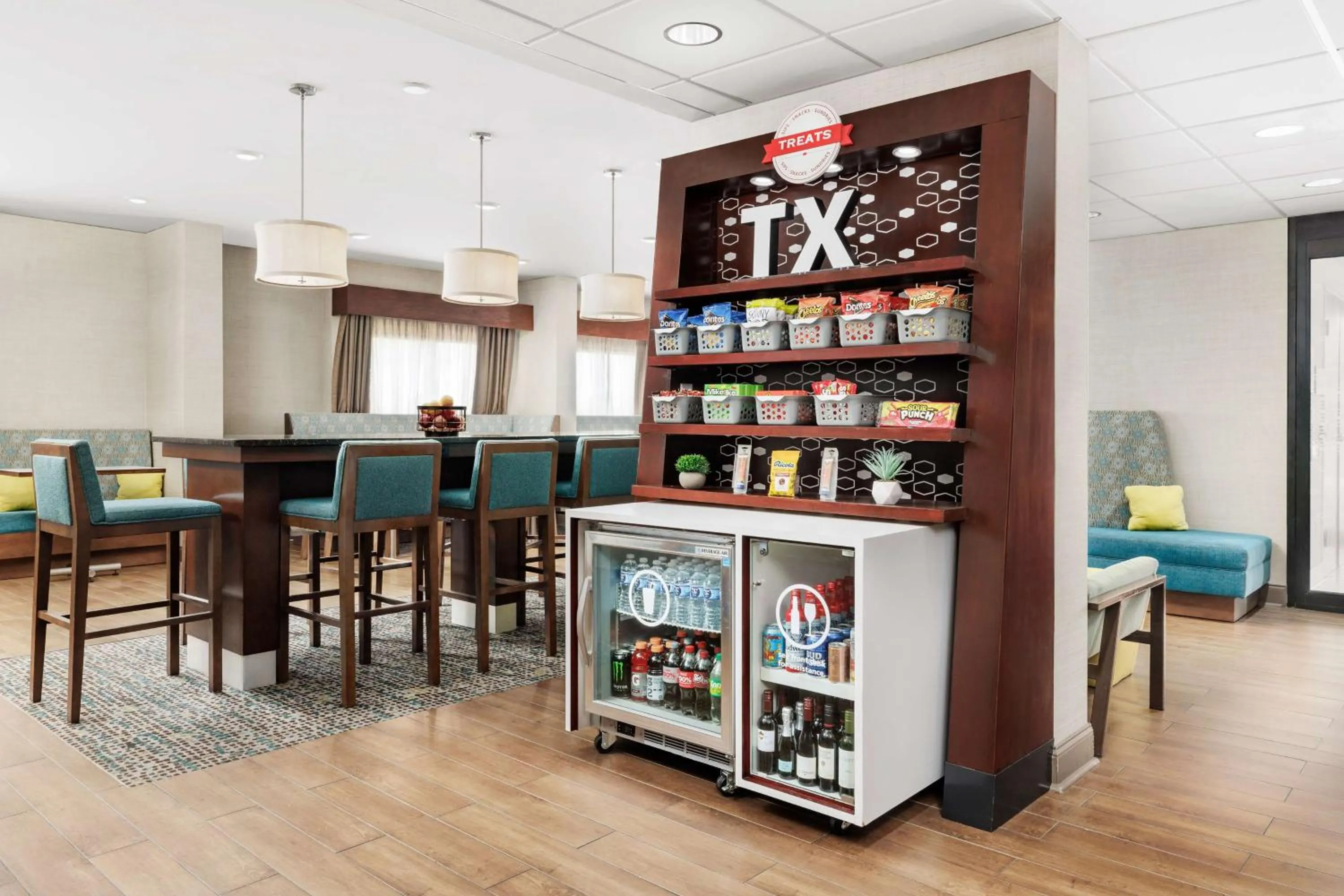 Restaurant/places to eat in Hampton Inn Houston Hobby Airport