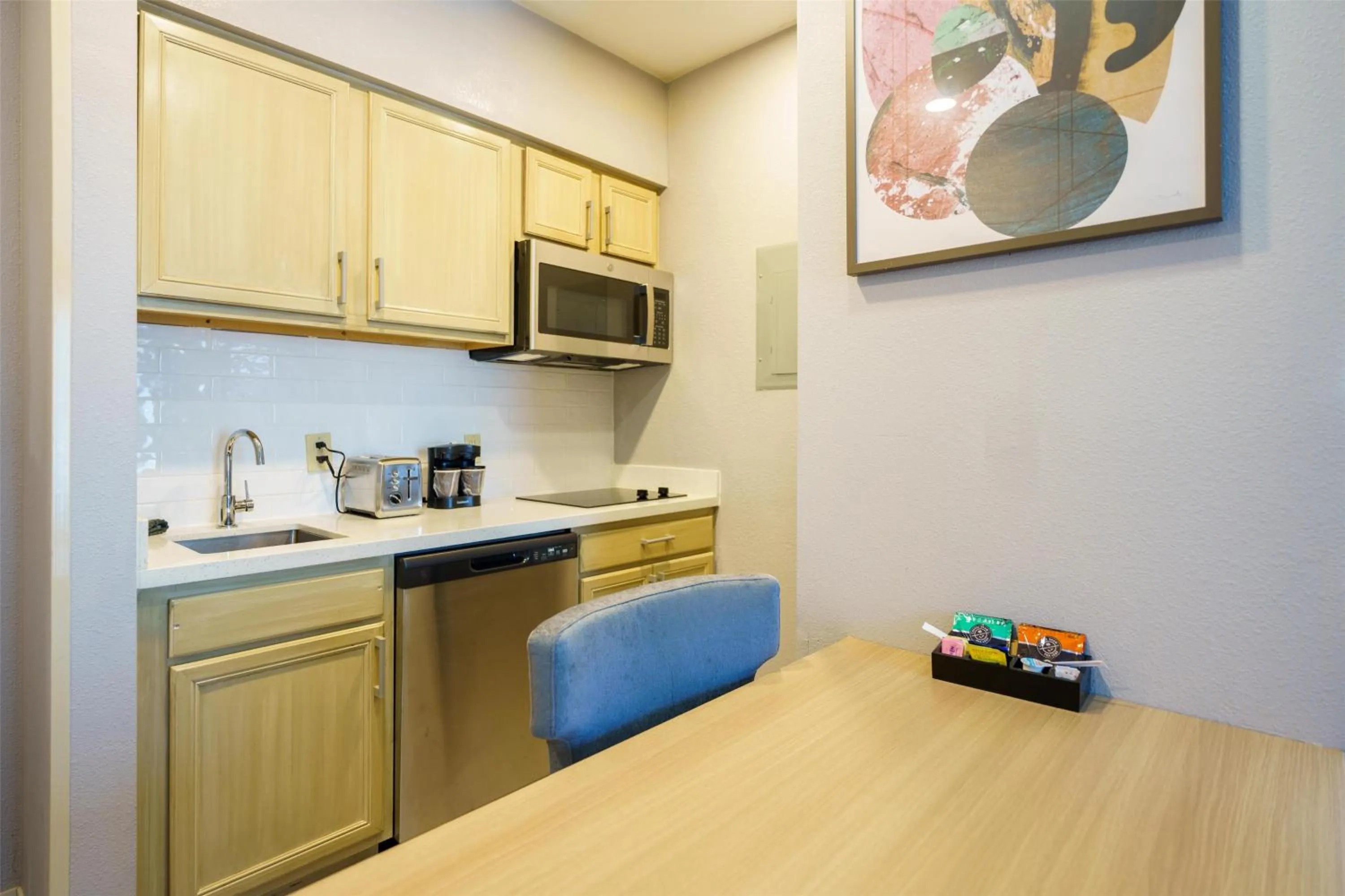Kitchen or kitchenette in Homewood Suites by Hilton Houston West-Energy Corridor