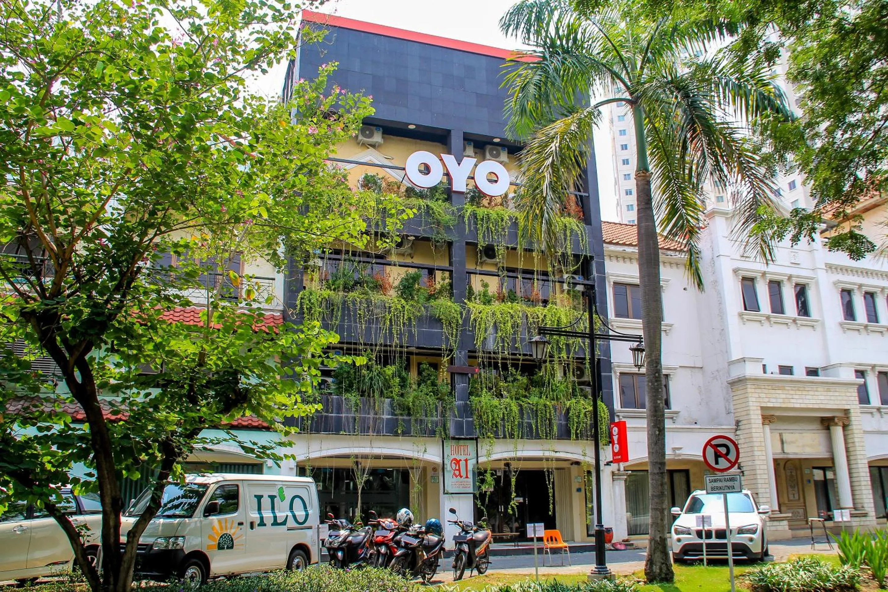 Facade/entrance in Capital O 217 A1 Hotel