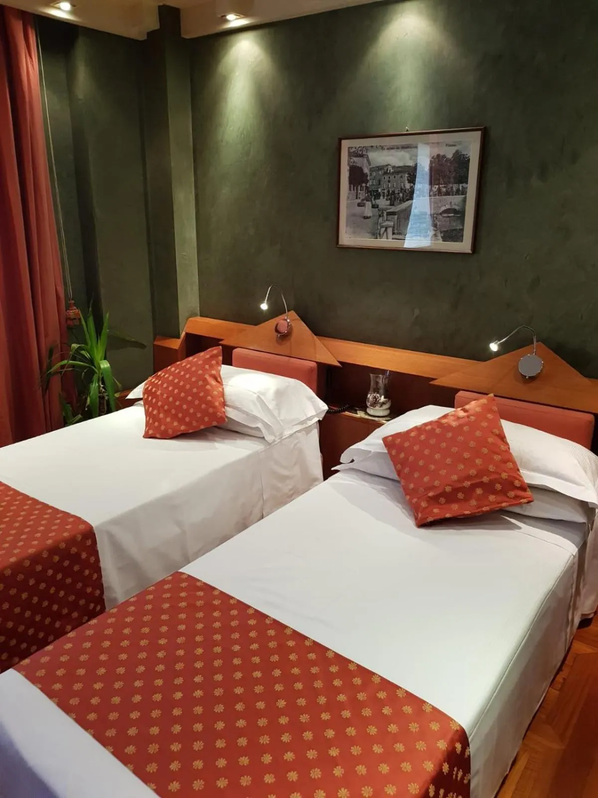 Bedroom, Bed in HR Hotel