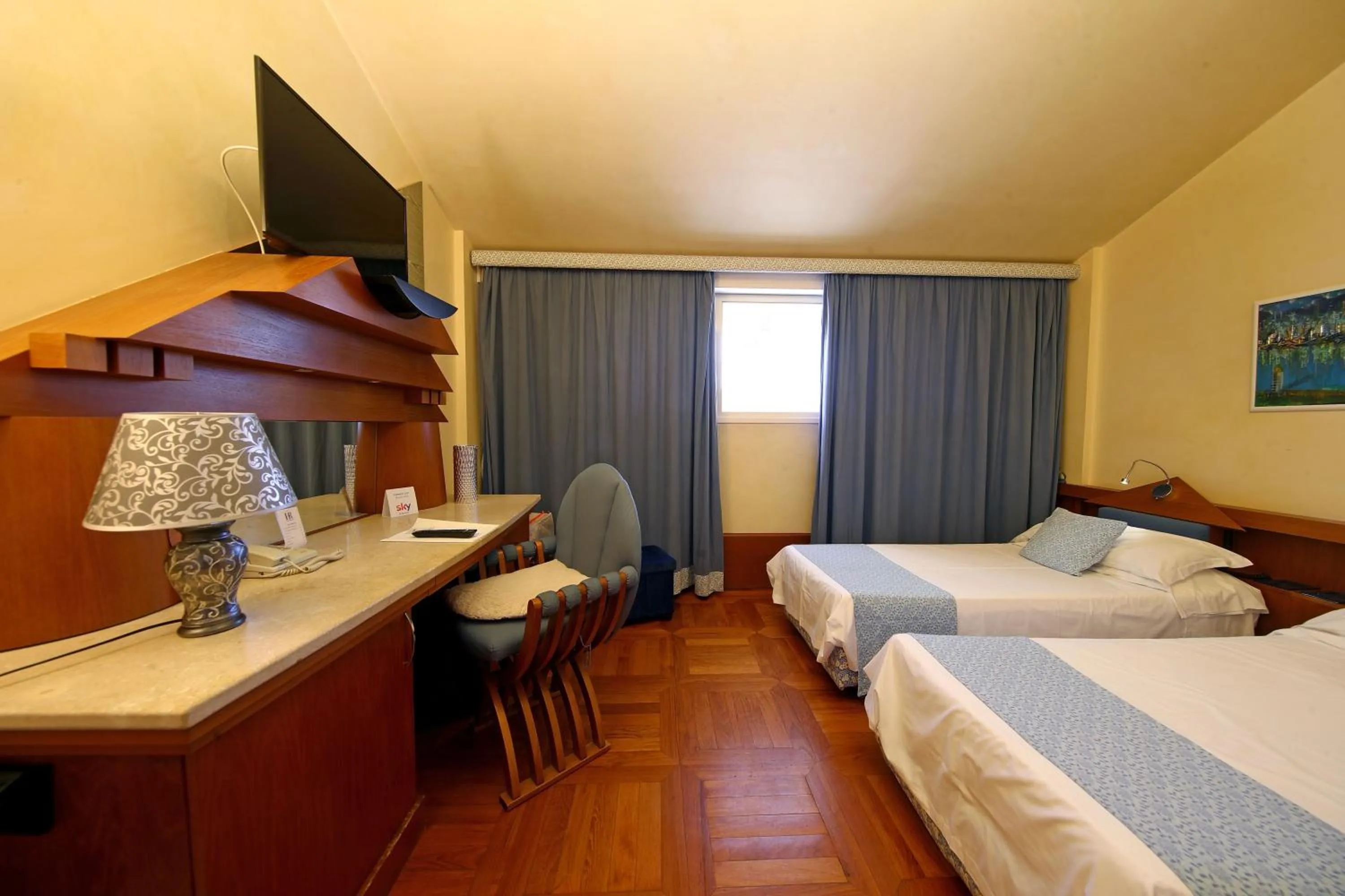 Bedroom, Bed in HR Hotel