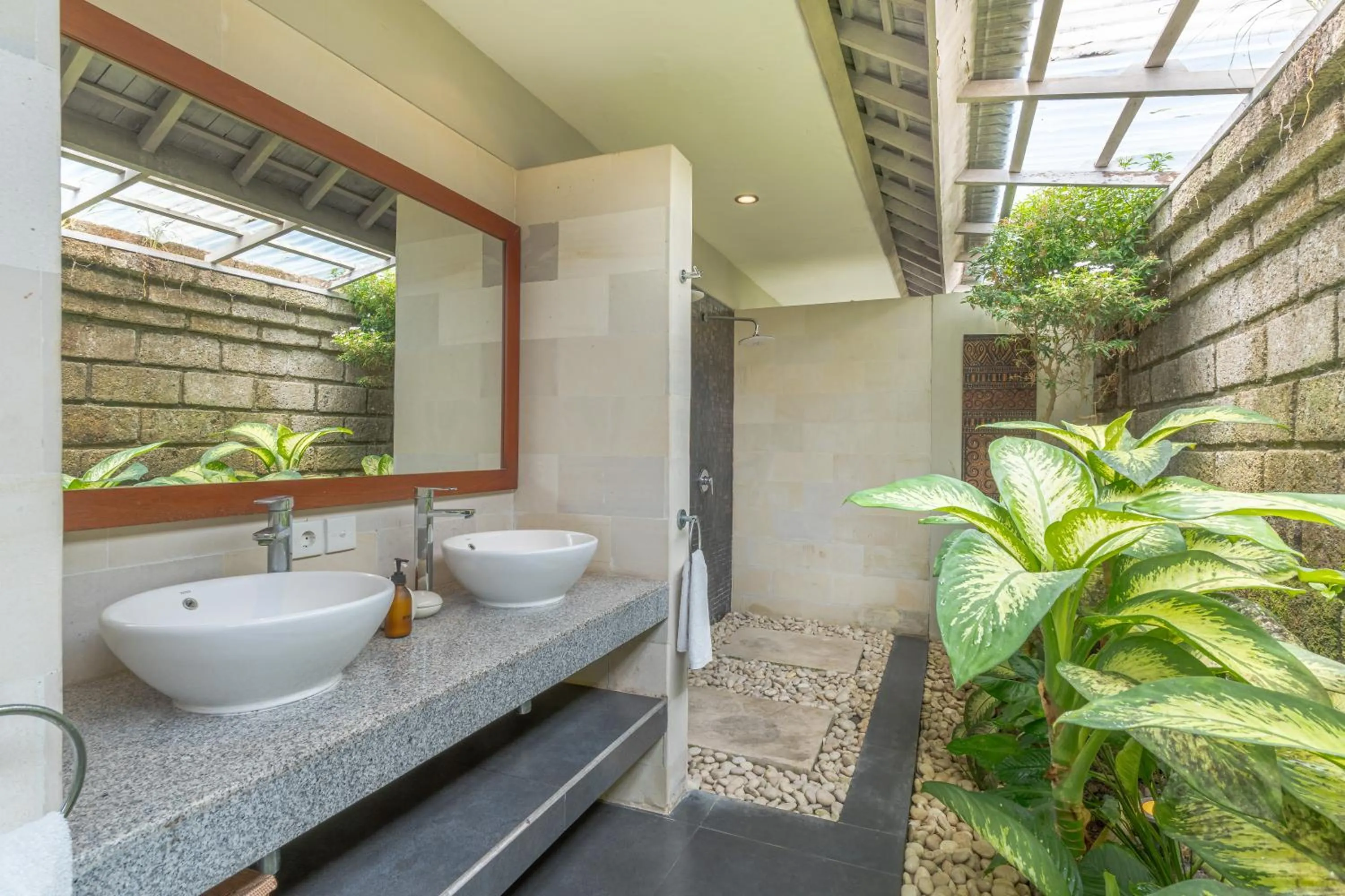 Bathroom in Anyar Estate