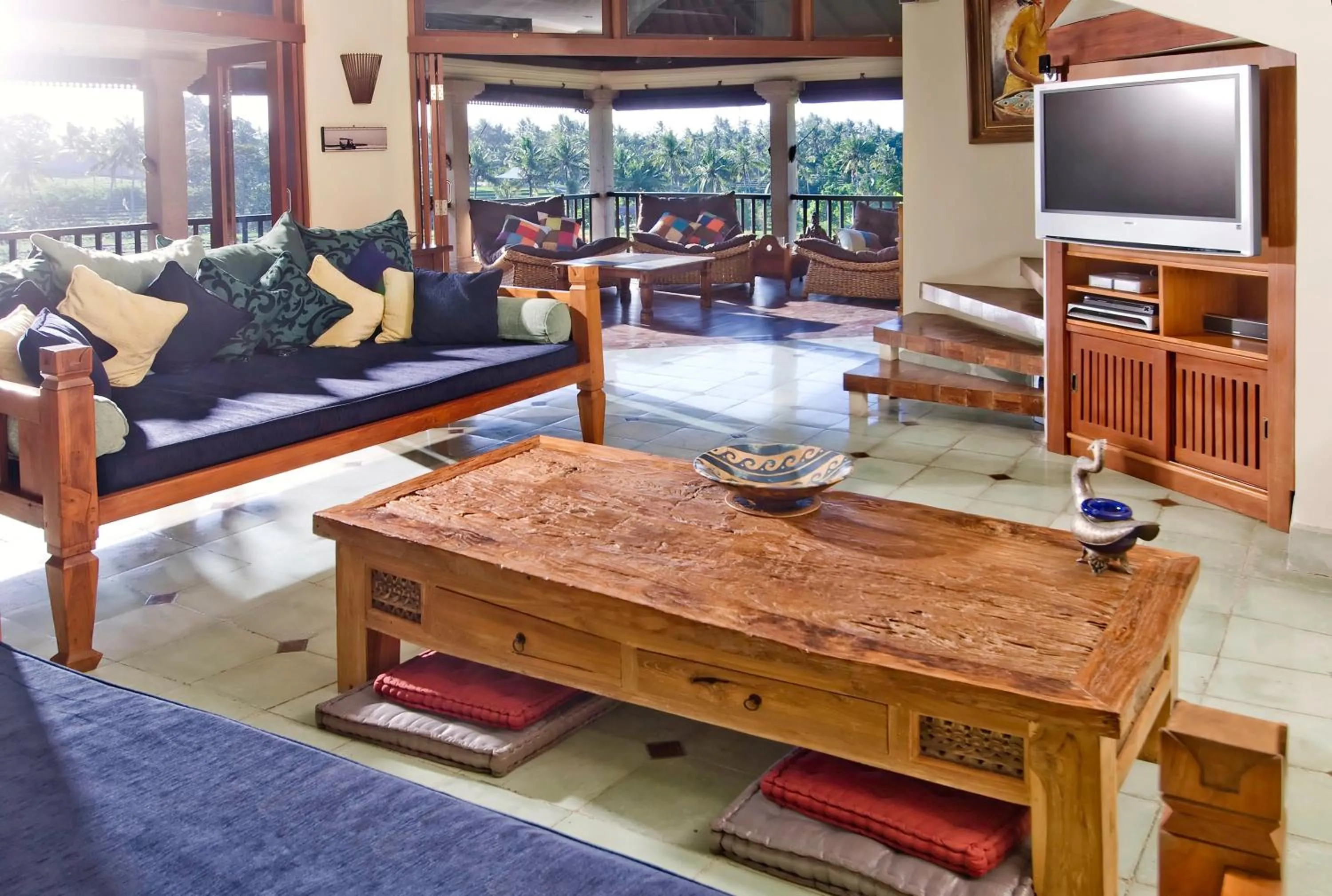 Communal lounge/ TV room in Anyar Estate