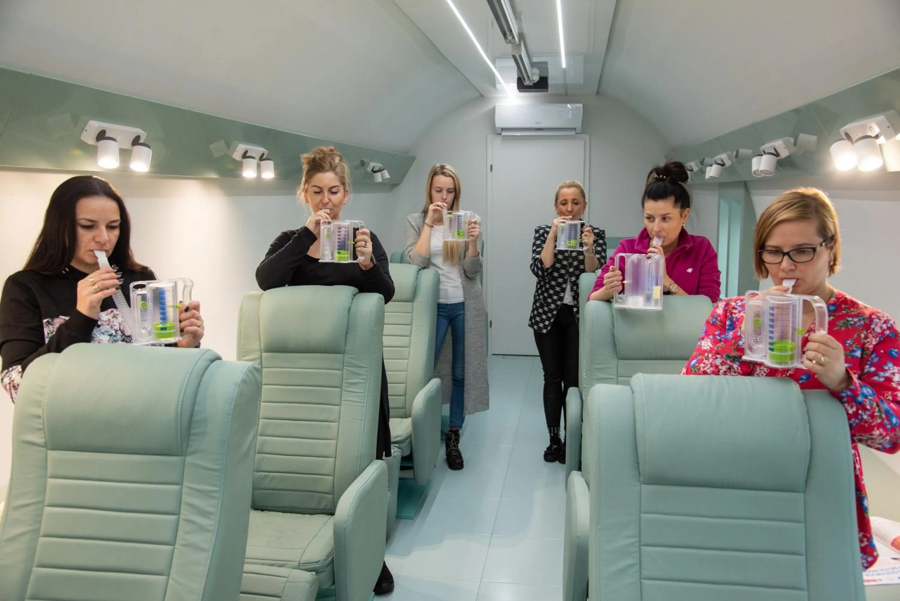 group of guests in Instytut Zdrowia Sofra FIT & SPA