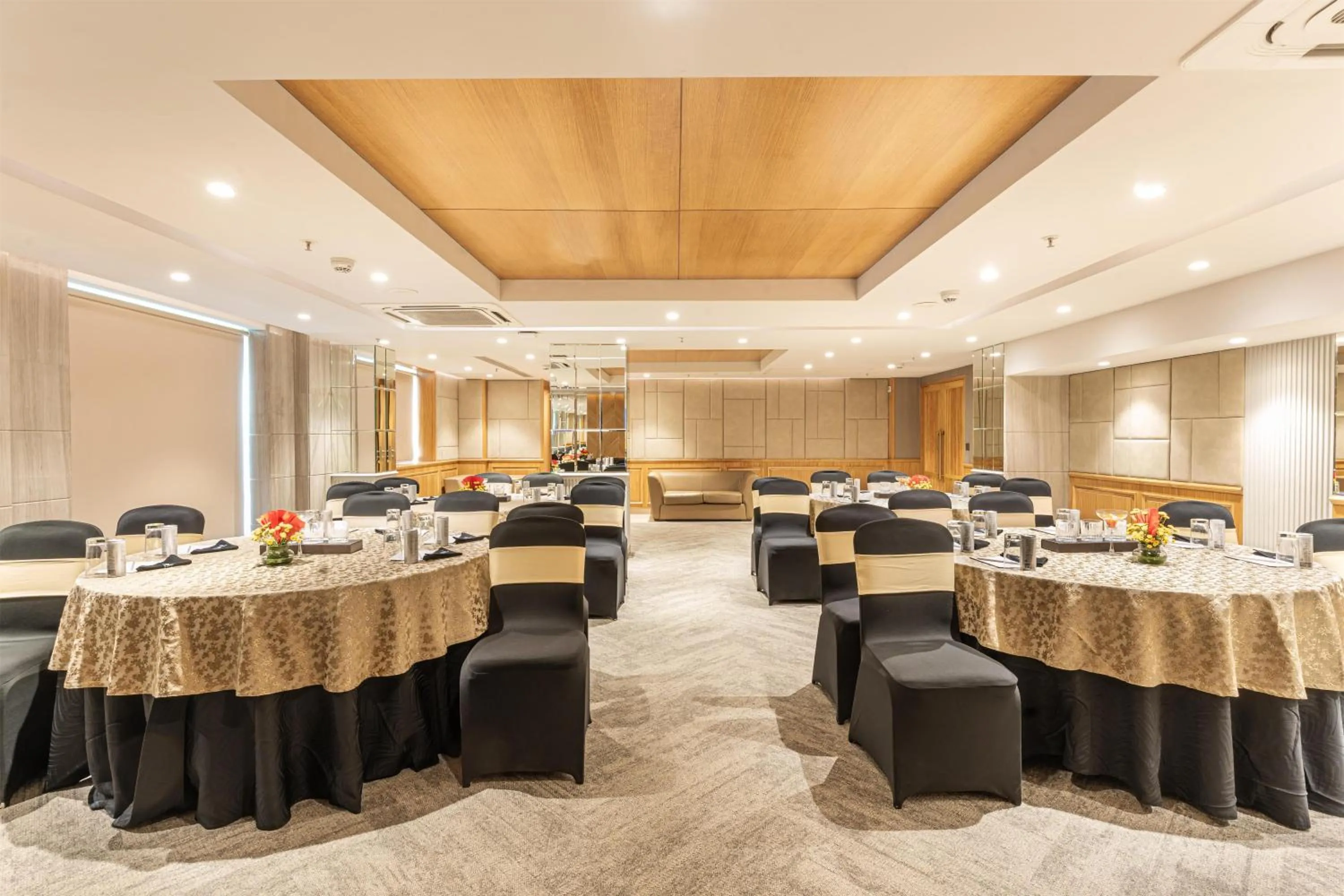 Meeting/conference room in Radisson Hotel Sector 29 Gurugram