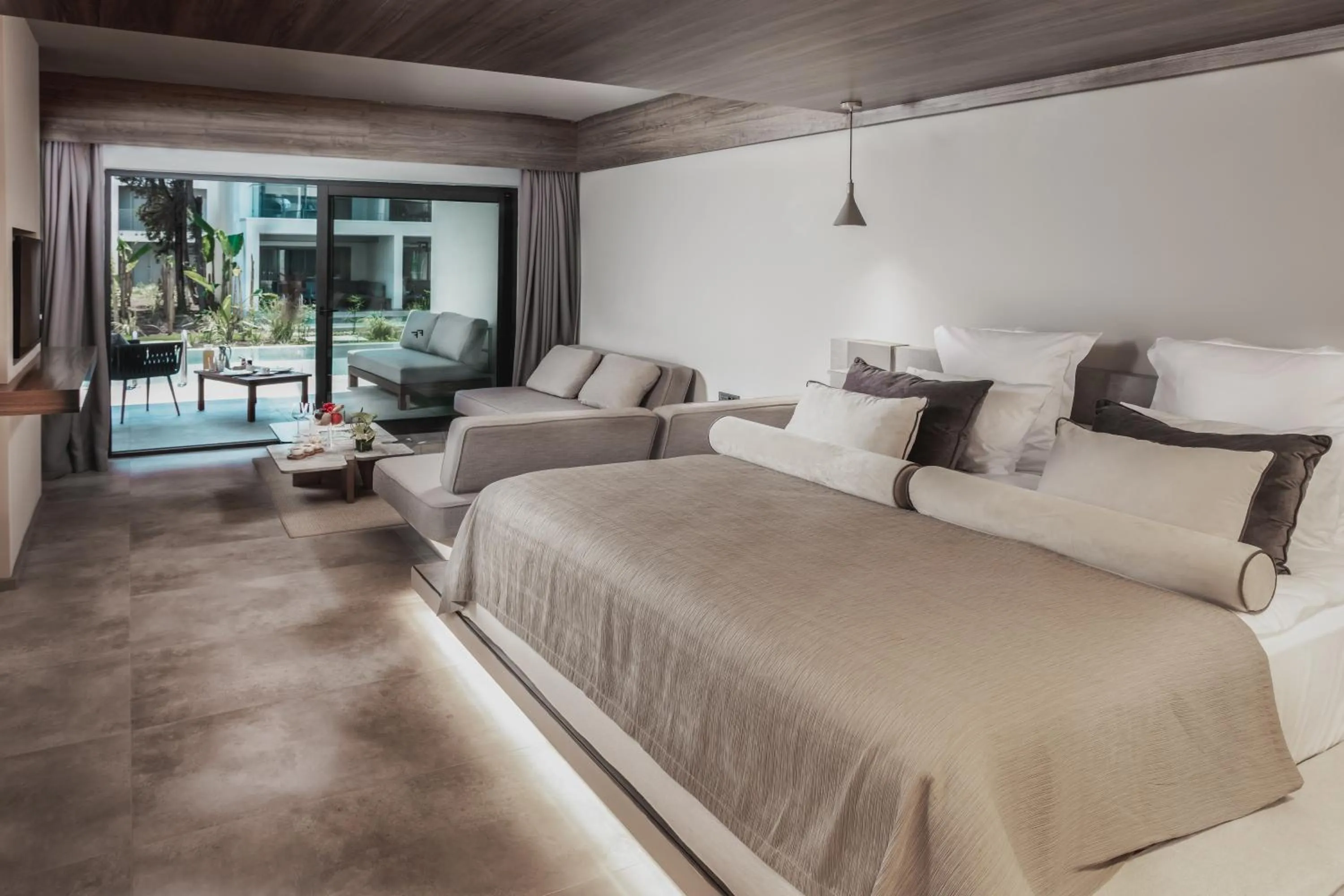 Photo of the whole room, Bed in Paloma Finesse Side