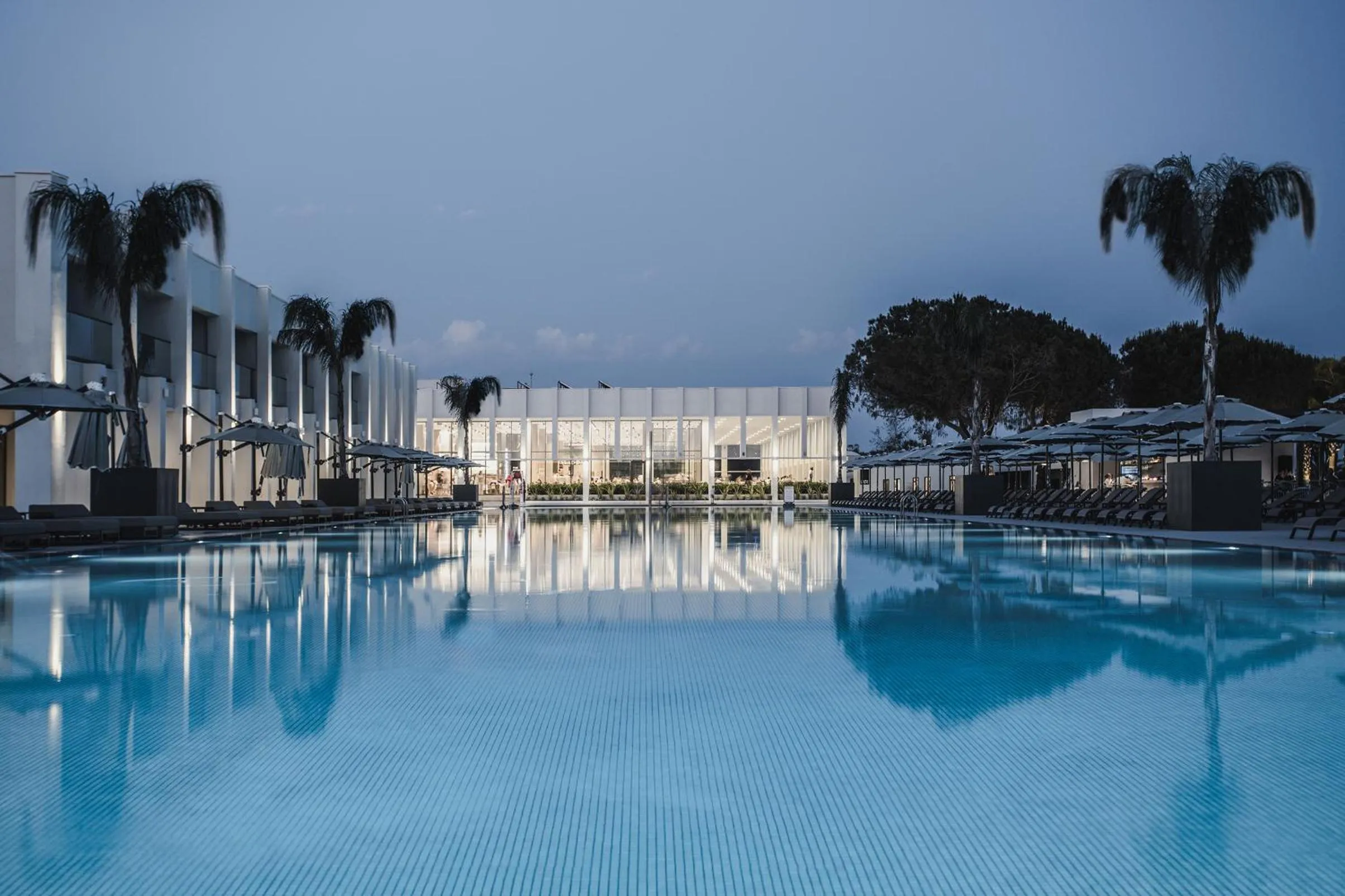 Pool view in Paloma Finesse Side