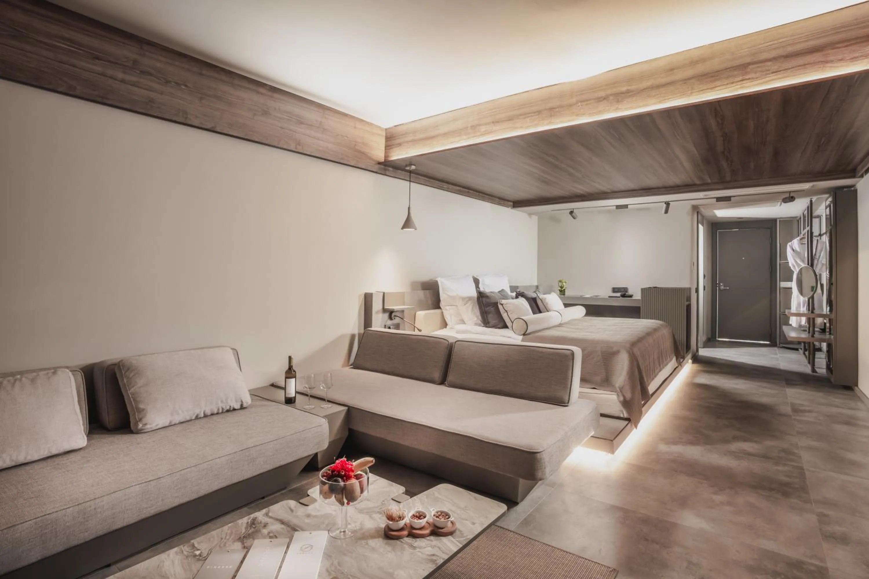 Coffee/tea facilities, Bed in Paloma Finesse Side