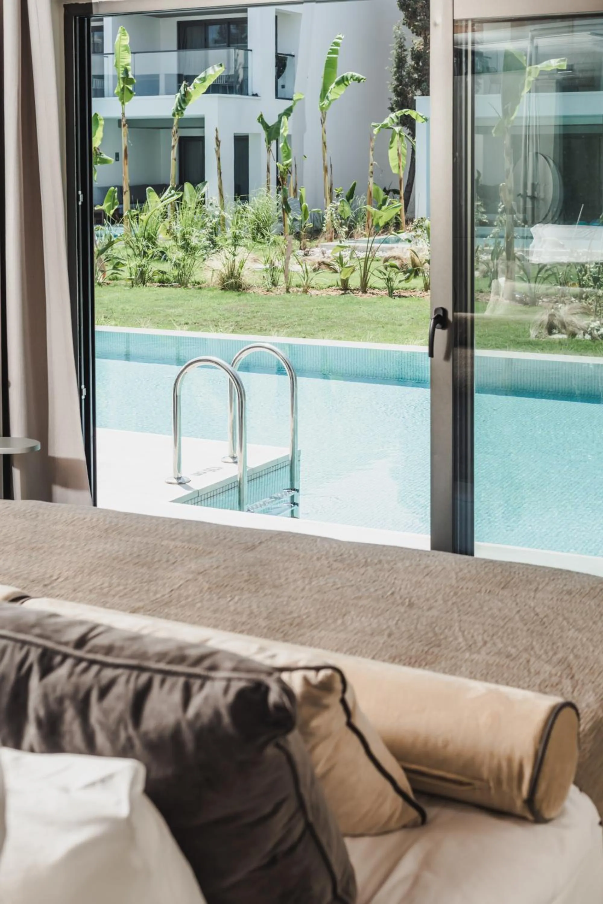 Pool view in Paloma Finesse Side