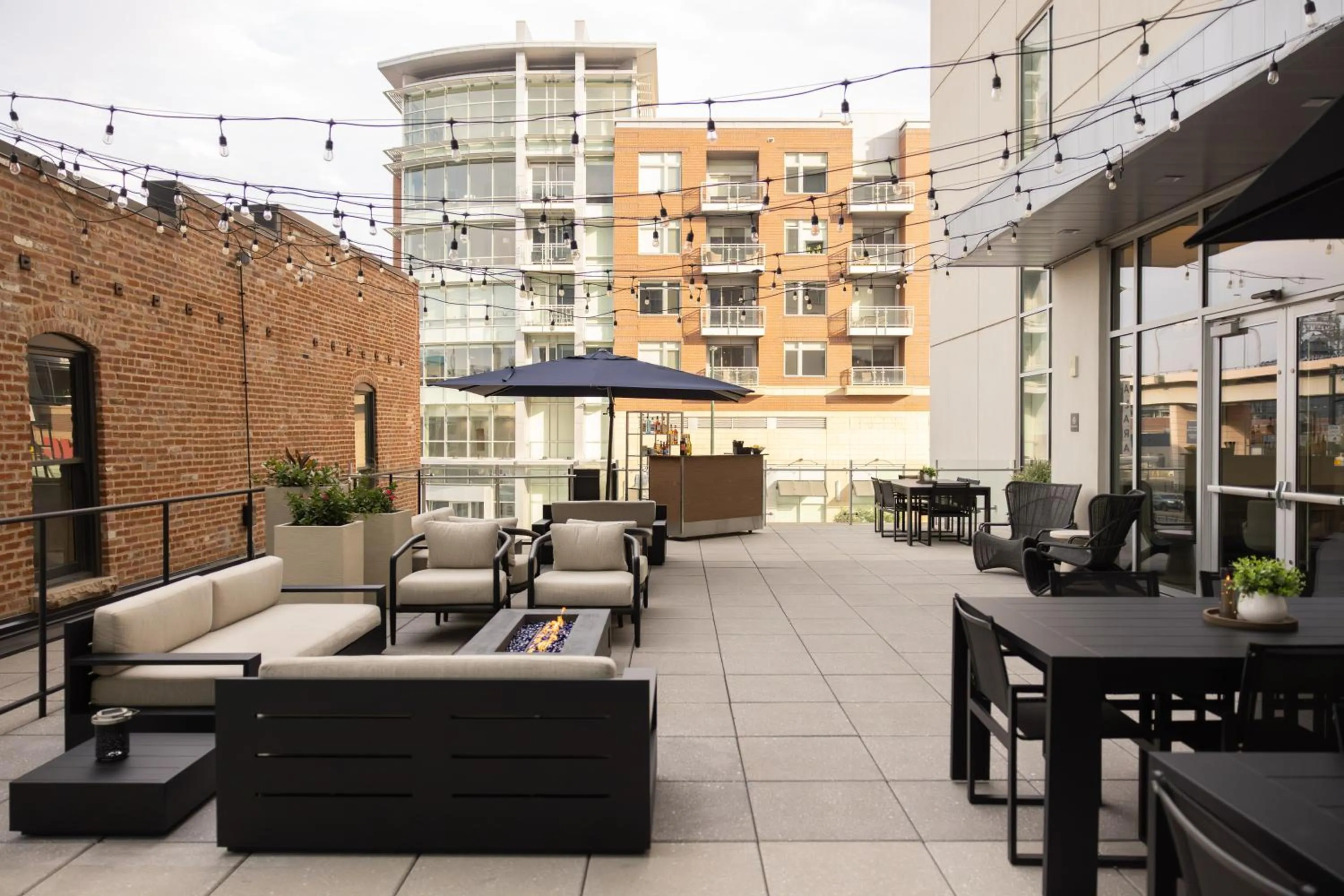 Patio in Hilton Garden Inn Denver Union Station