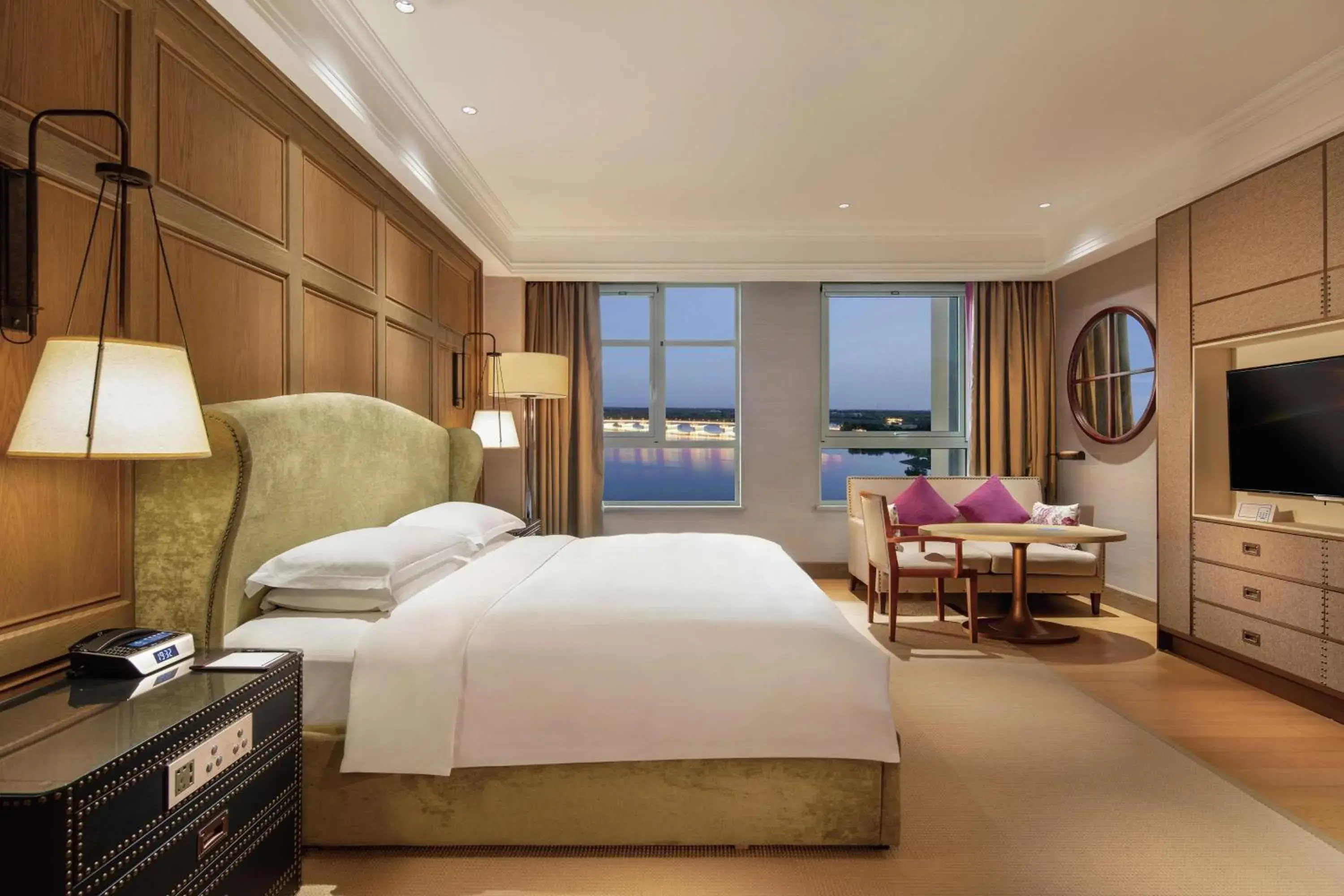 King Room in Hilton Wenan King Room in Hilton Wenan