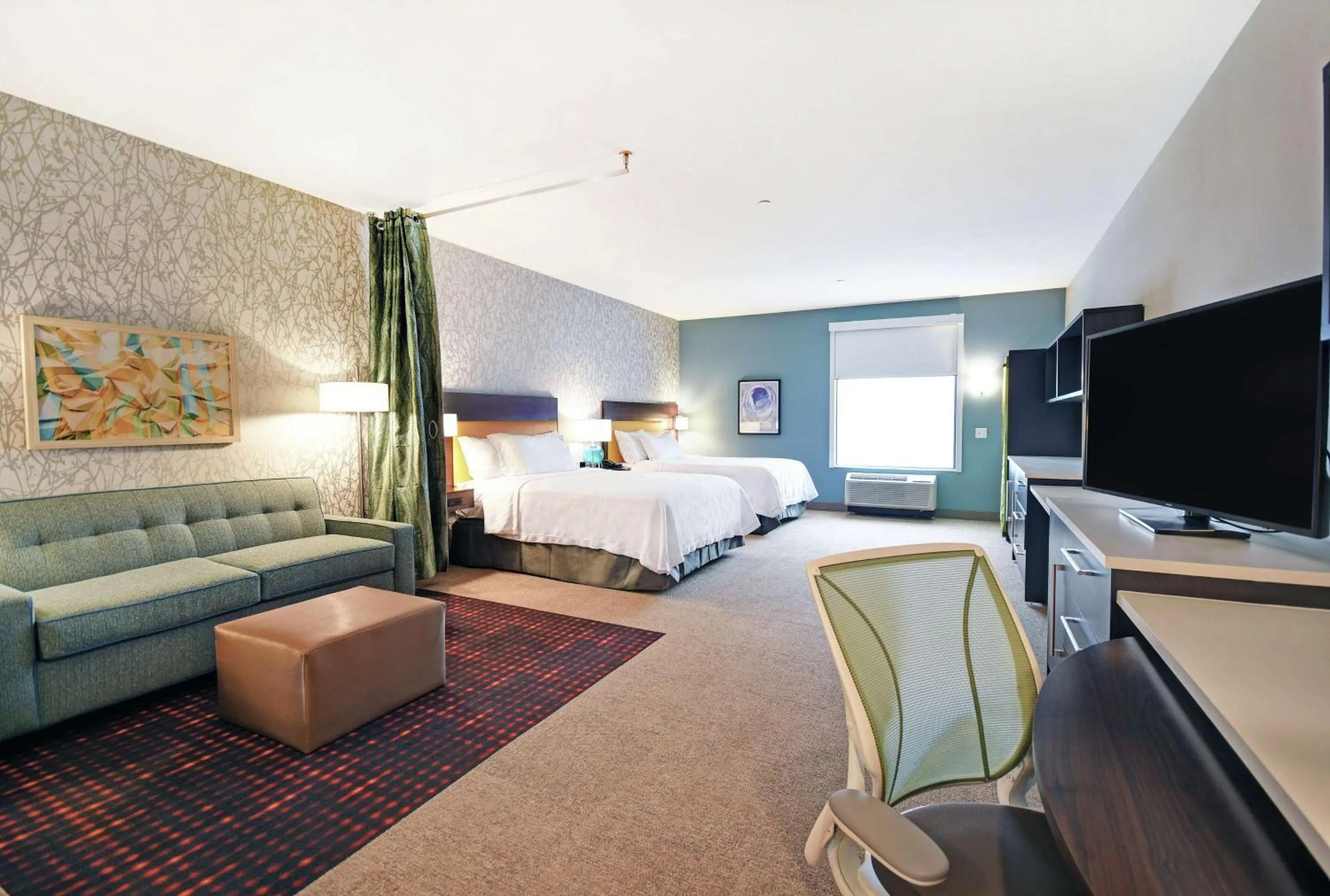 Bedroom, Bed in Home2 Suites By Hilton Beloit