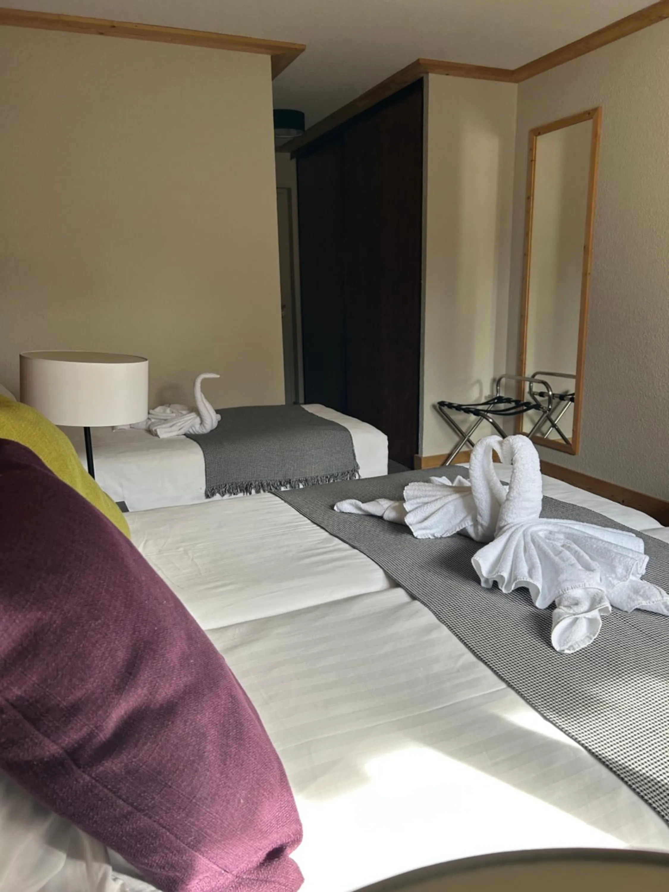 Bedroom, Bed in Hillary Hotel