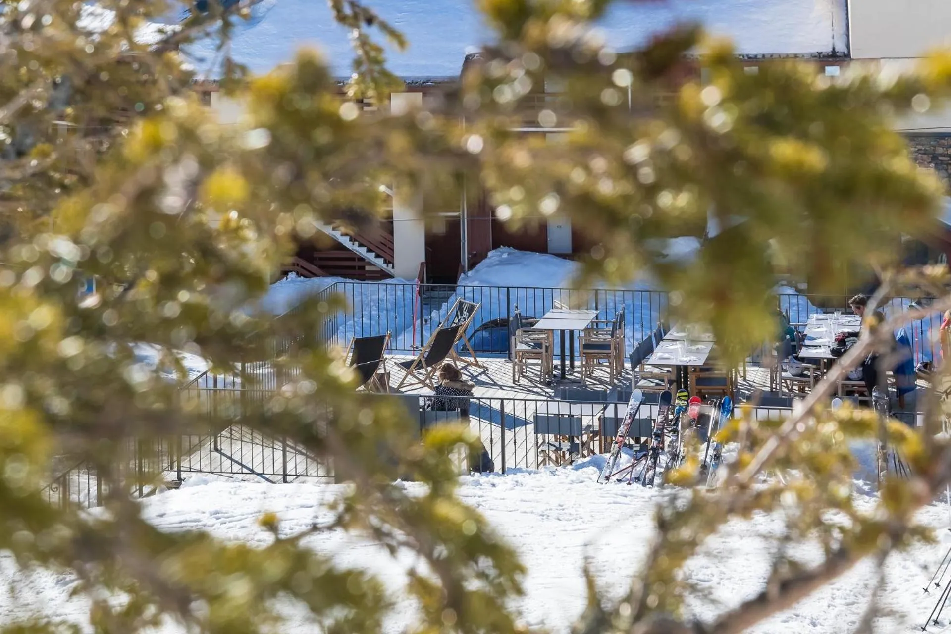 Patio in Hillary Hotel