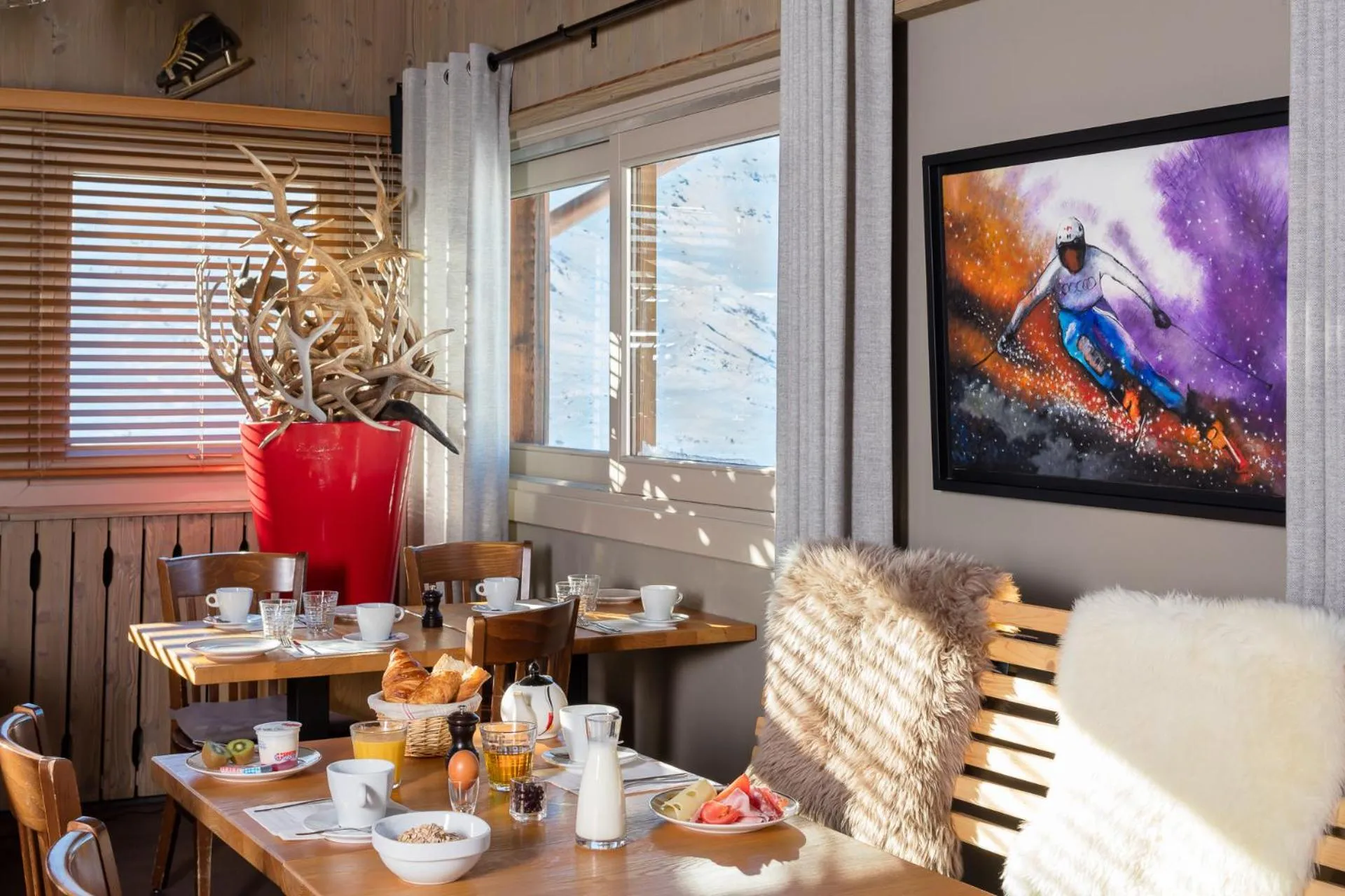 Food in Hillary Hotel