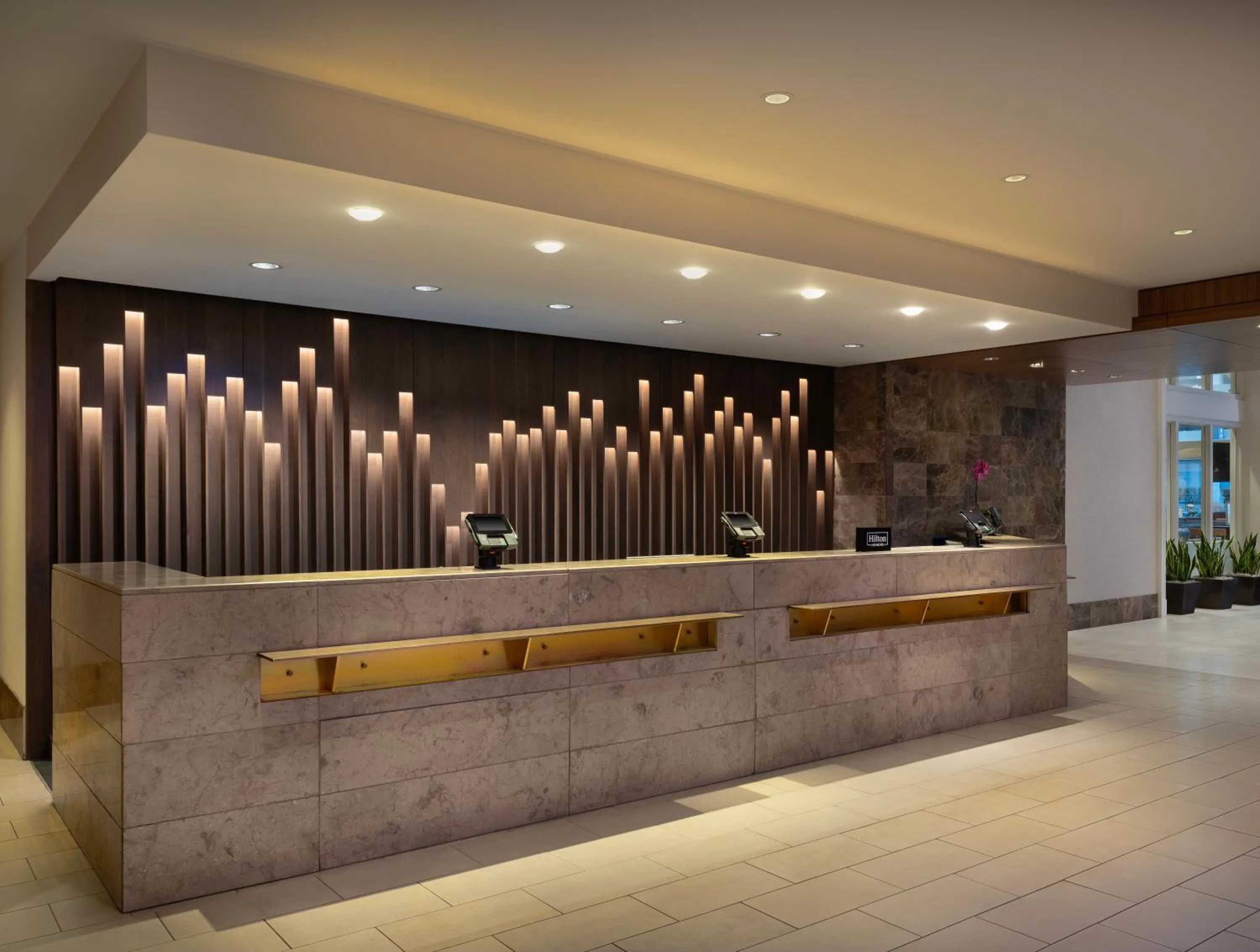 Lobby or reception in Hilton Indianapolis Hotel & Suites