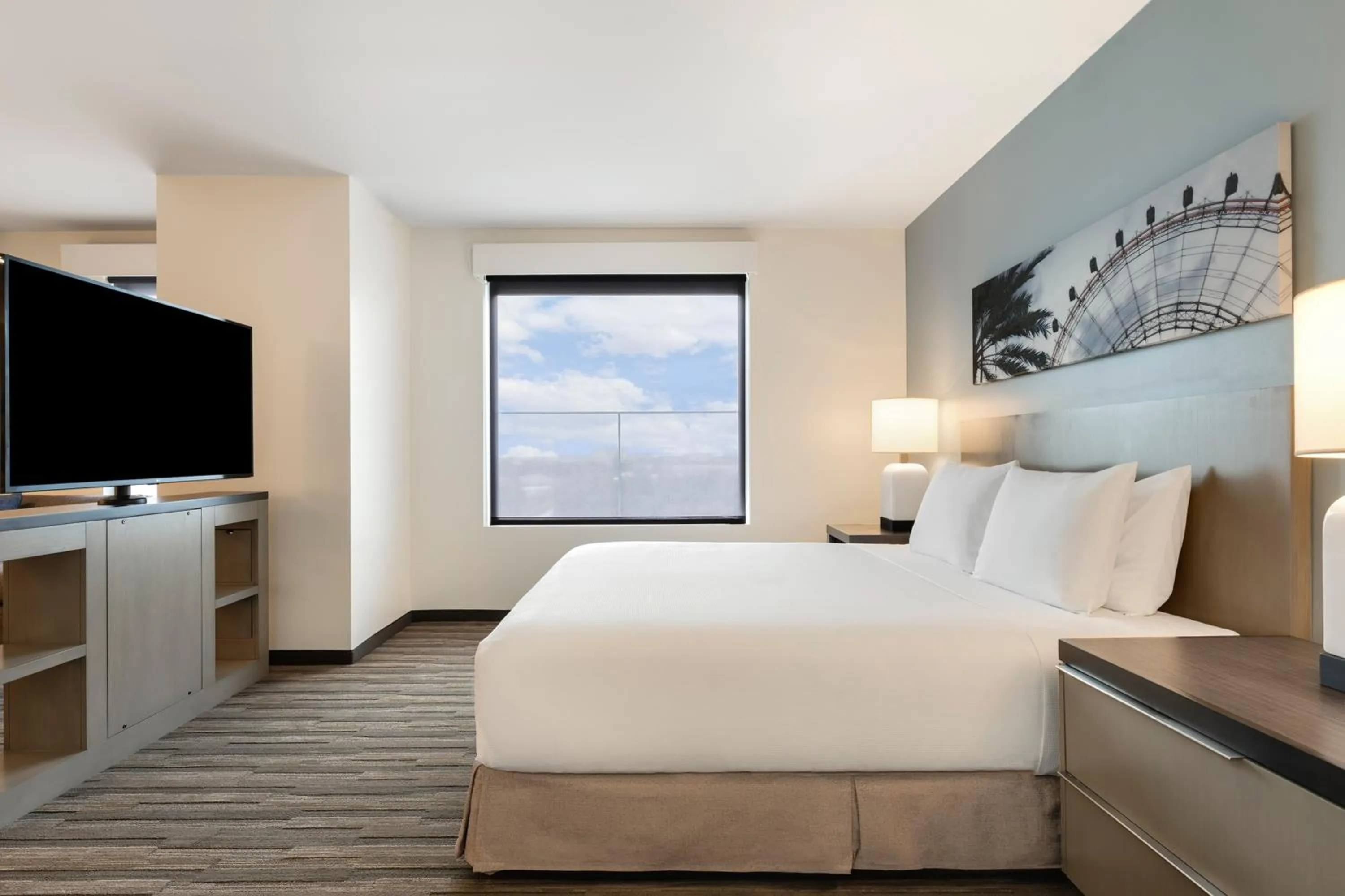 Bed in Hyatt House Orlando International Drive