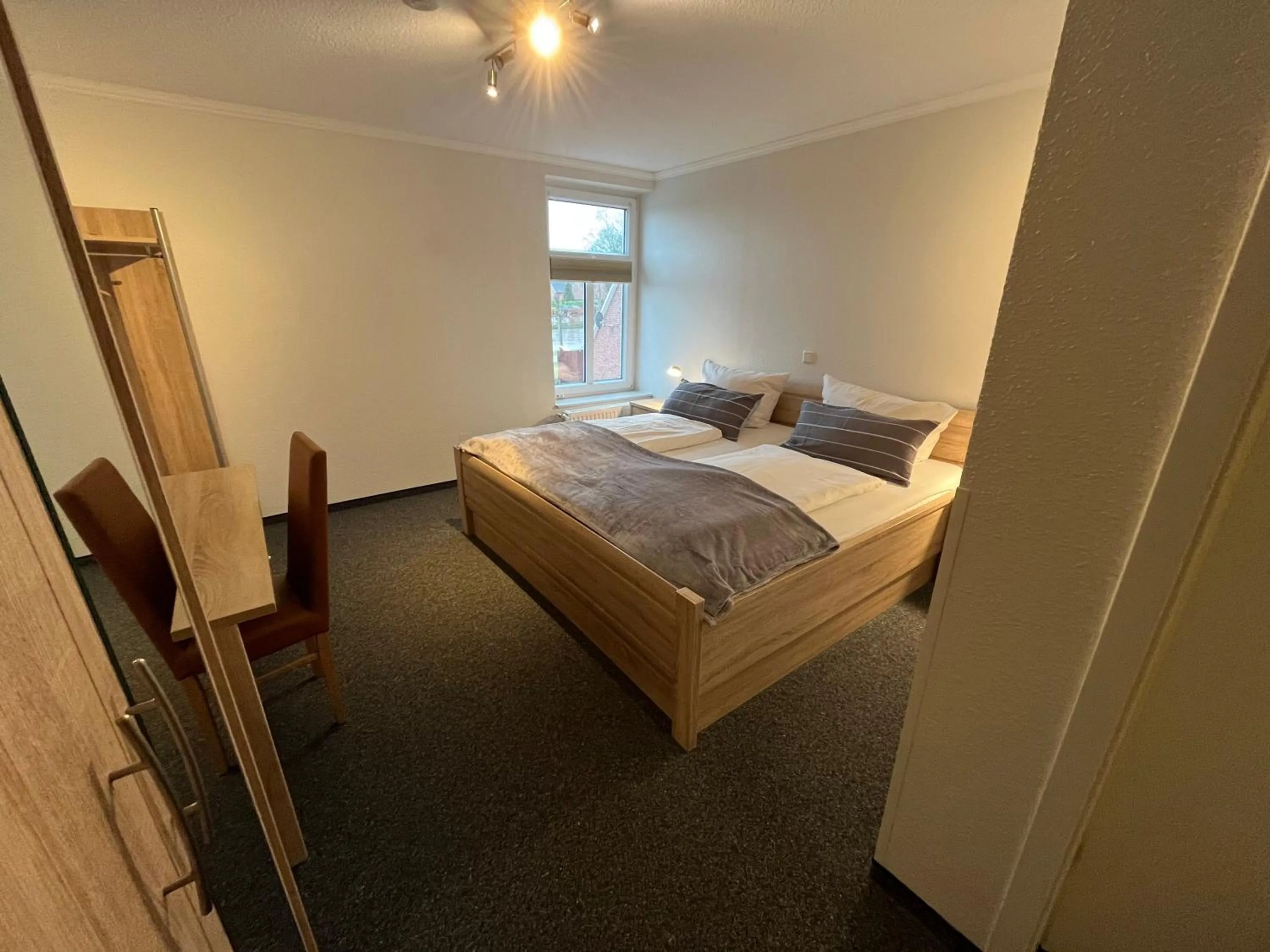 Photo of the whole room, Bed in Hotel Zum Großen Krug