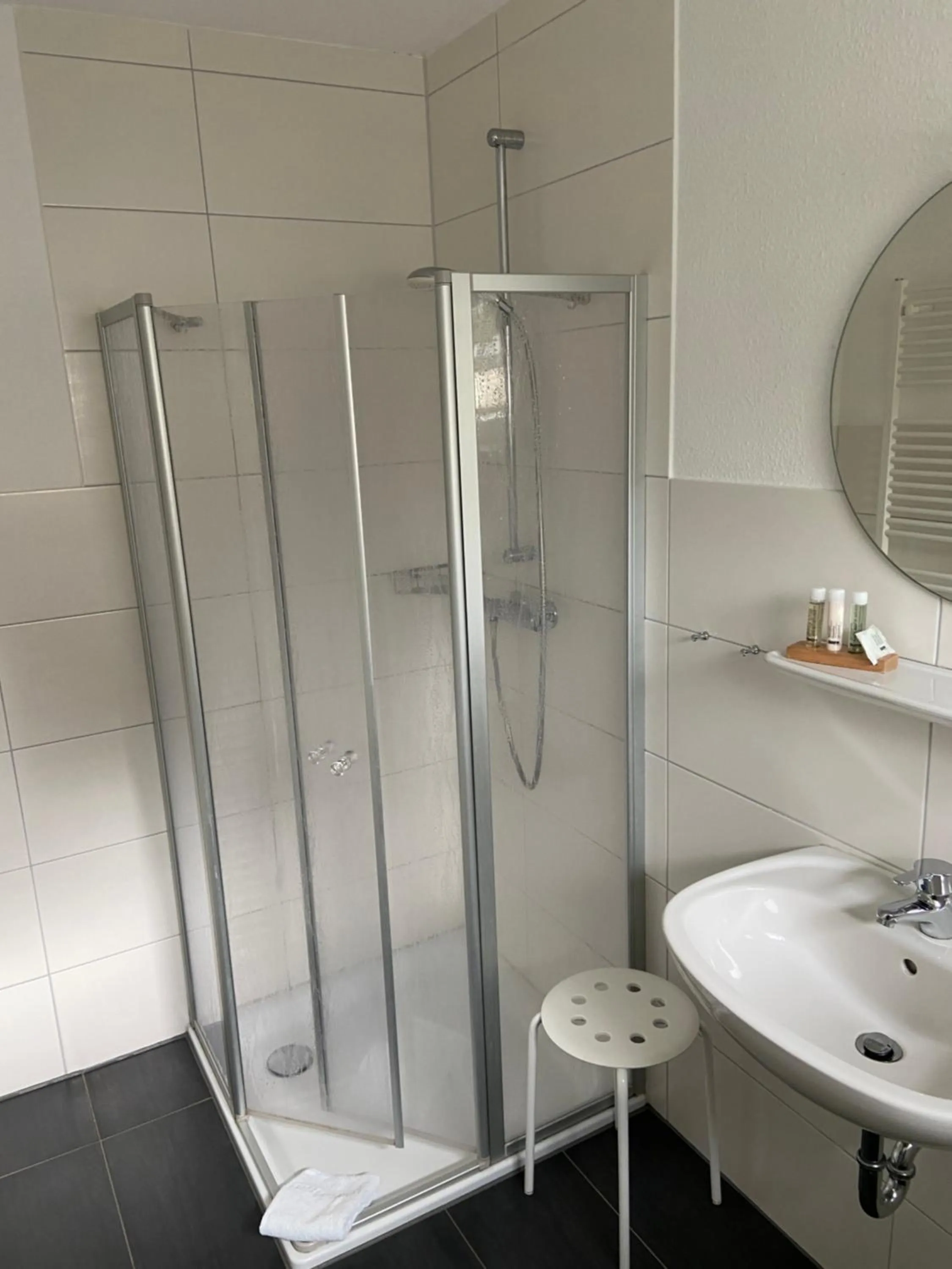 Shower in Hotel Zum Großen Krug