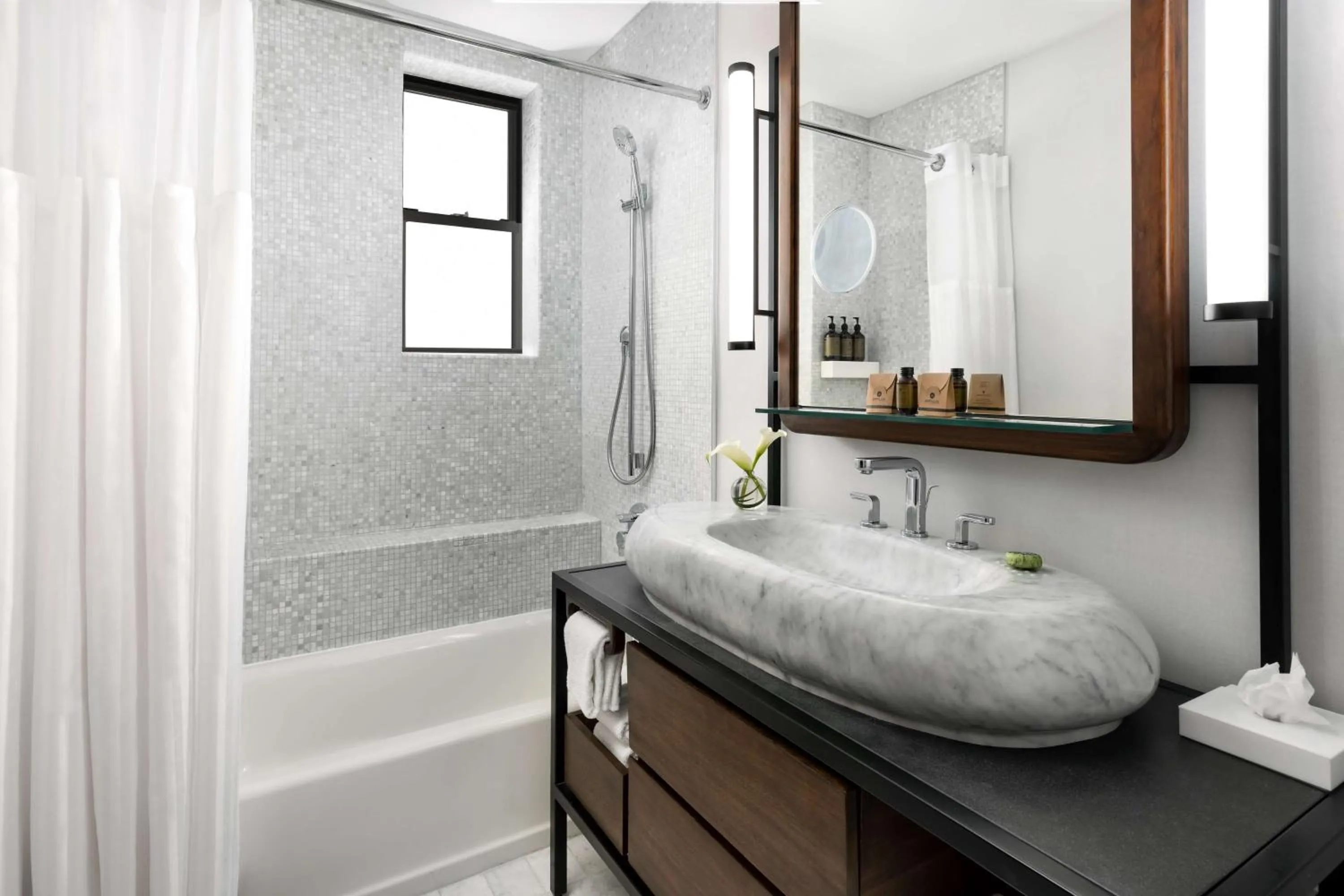 Bathroom in Hotel Seville NoMad - The Unbound Collection by Hyatt