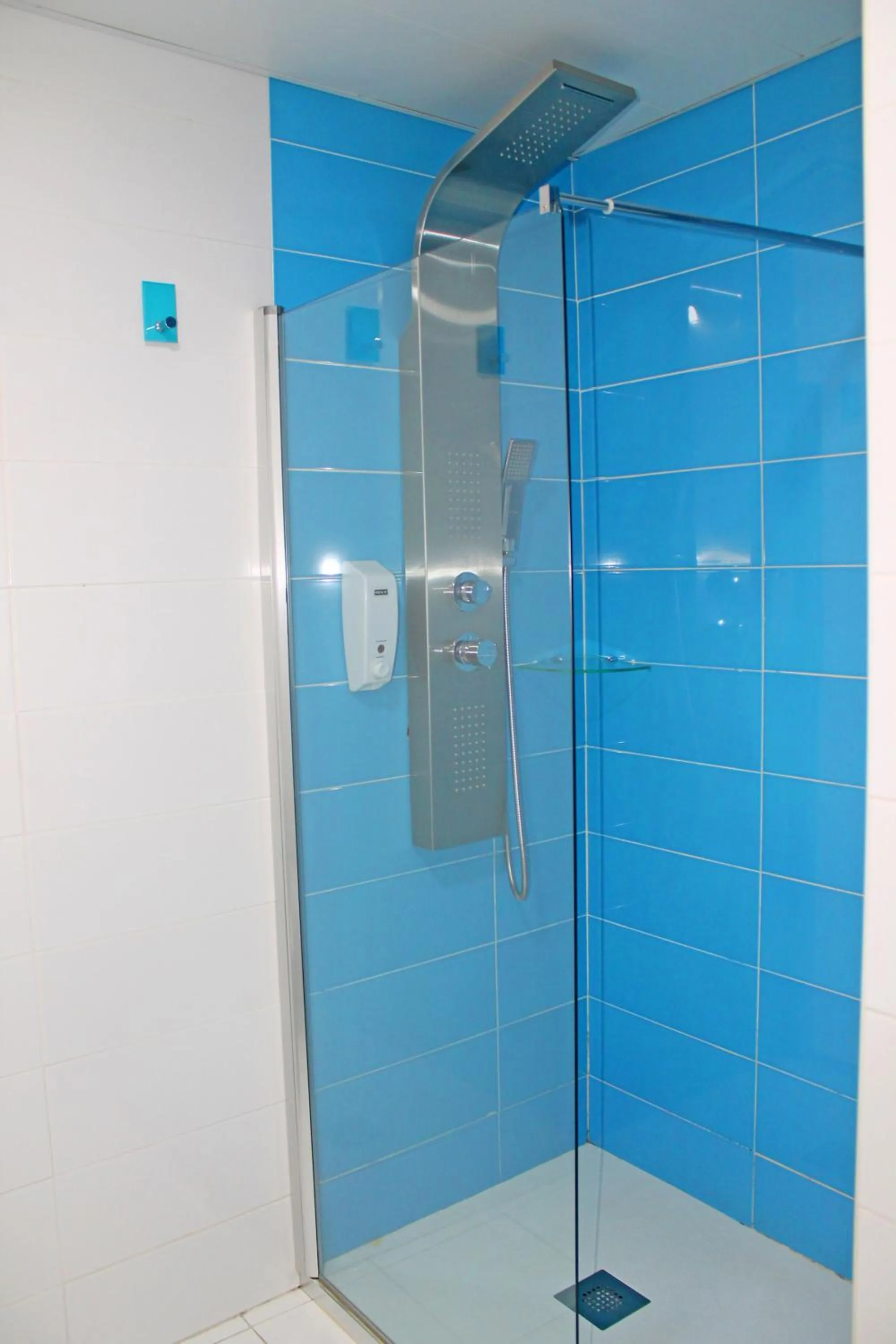 Bathroom in Vivacity Porto - Rooms & Apartments