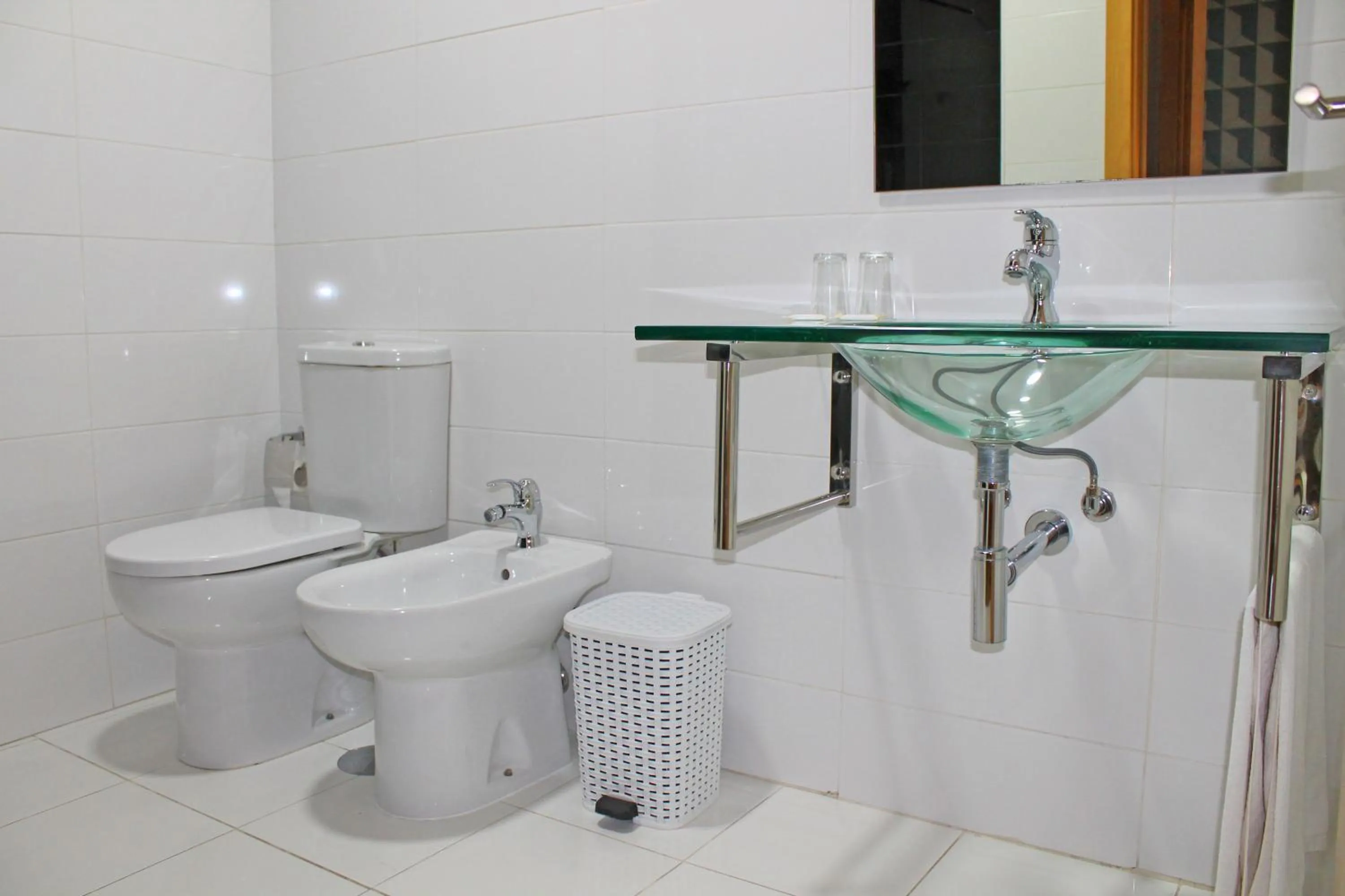 Bathroom in Vivacity Porto - Rooms & Apartments