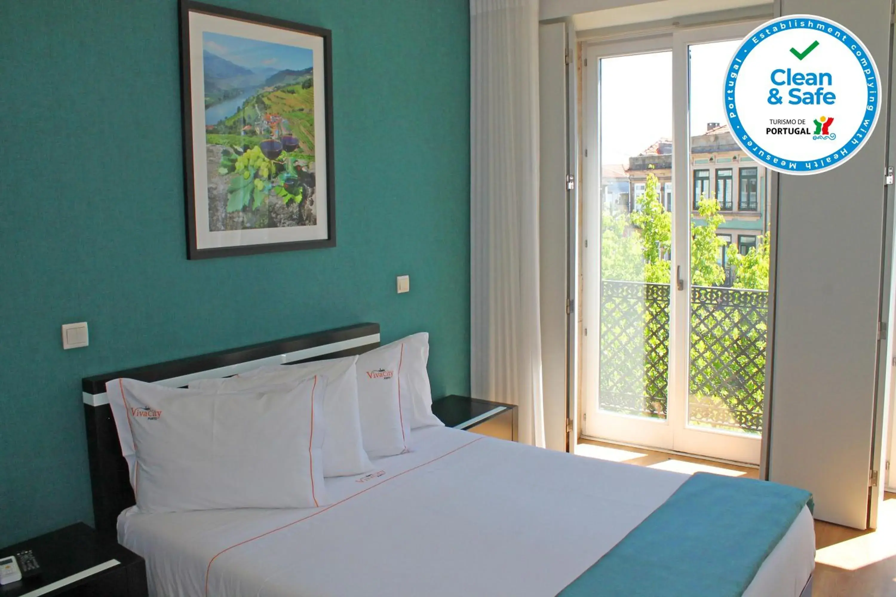 Double Room with Balcony in Vivacity Porto - Rooms & Apartments Double Room with Balcony in Vivacity Porto - Rooms & Apartments