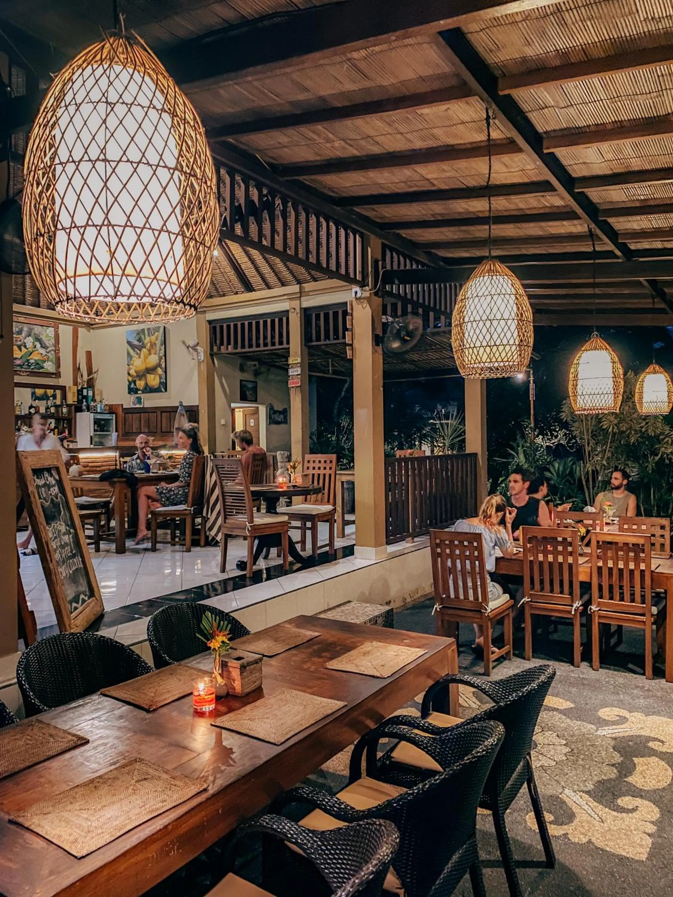 Restaurant/places to eat in Uluwatu Cottages