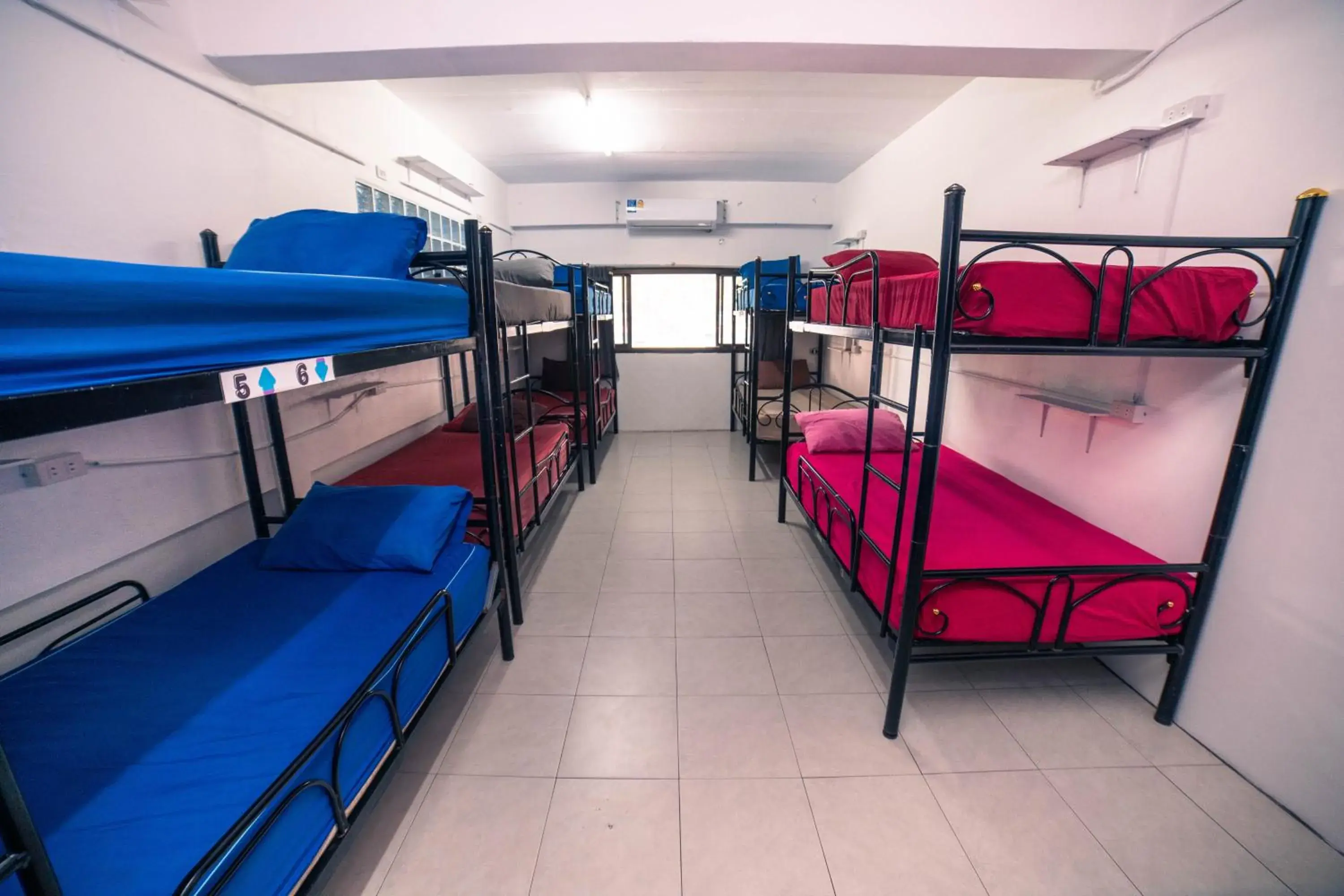 Bed in 10-Bed Mixed Dormitory Room in Phangan Arena Hostel Bed in 10-Bed Mixed Dormitory Room in Phangan Arena Hostel