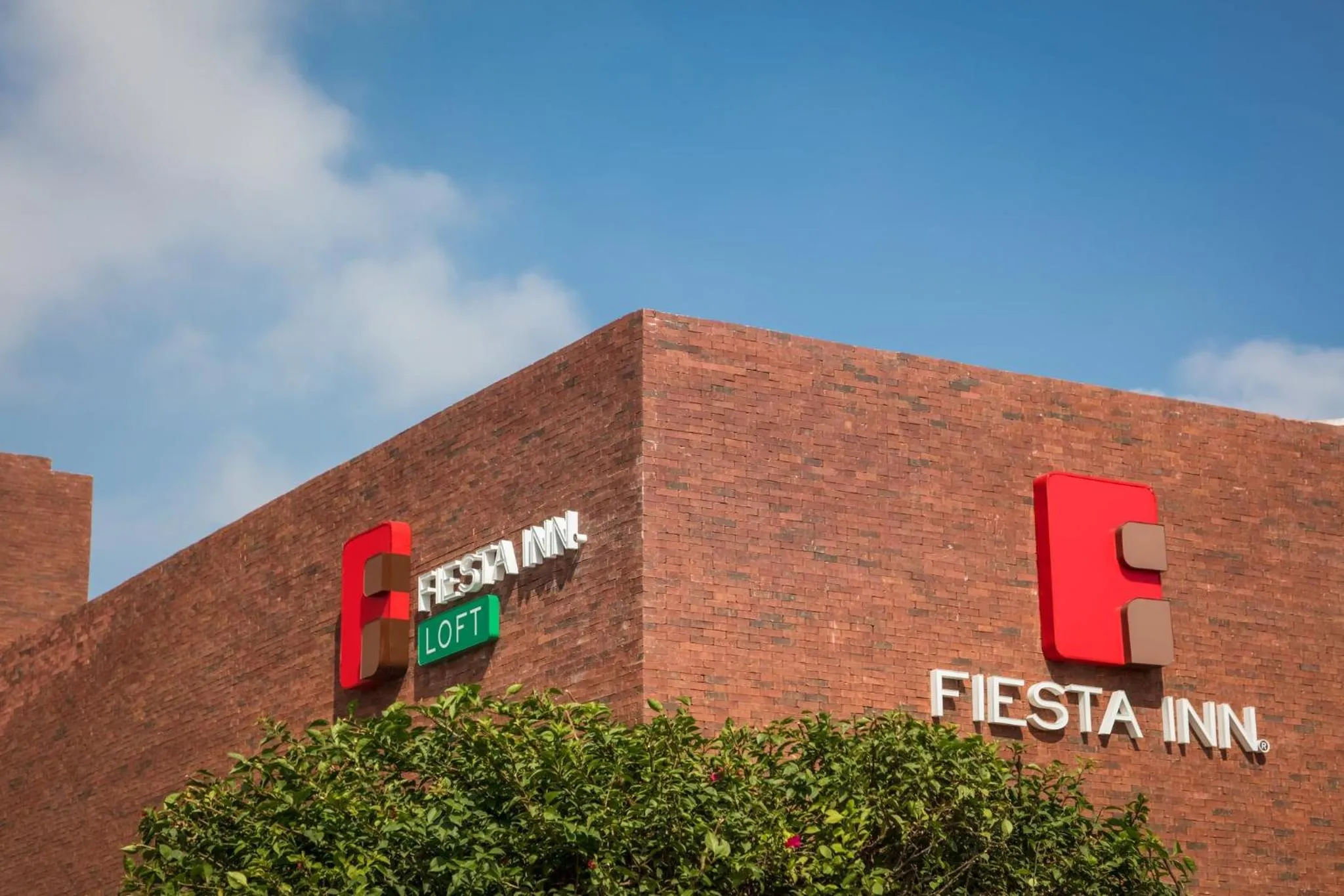 Property building in Fiesta Inn Monterrey la Fe