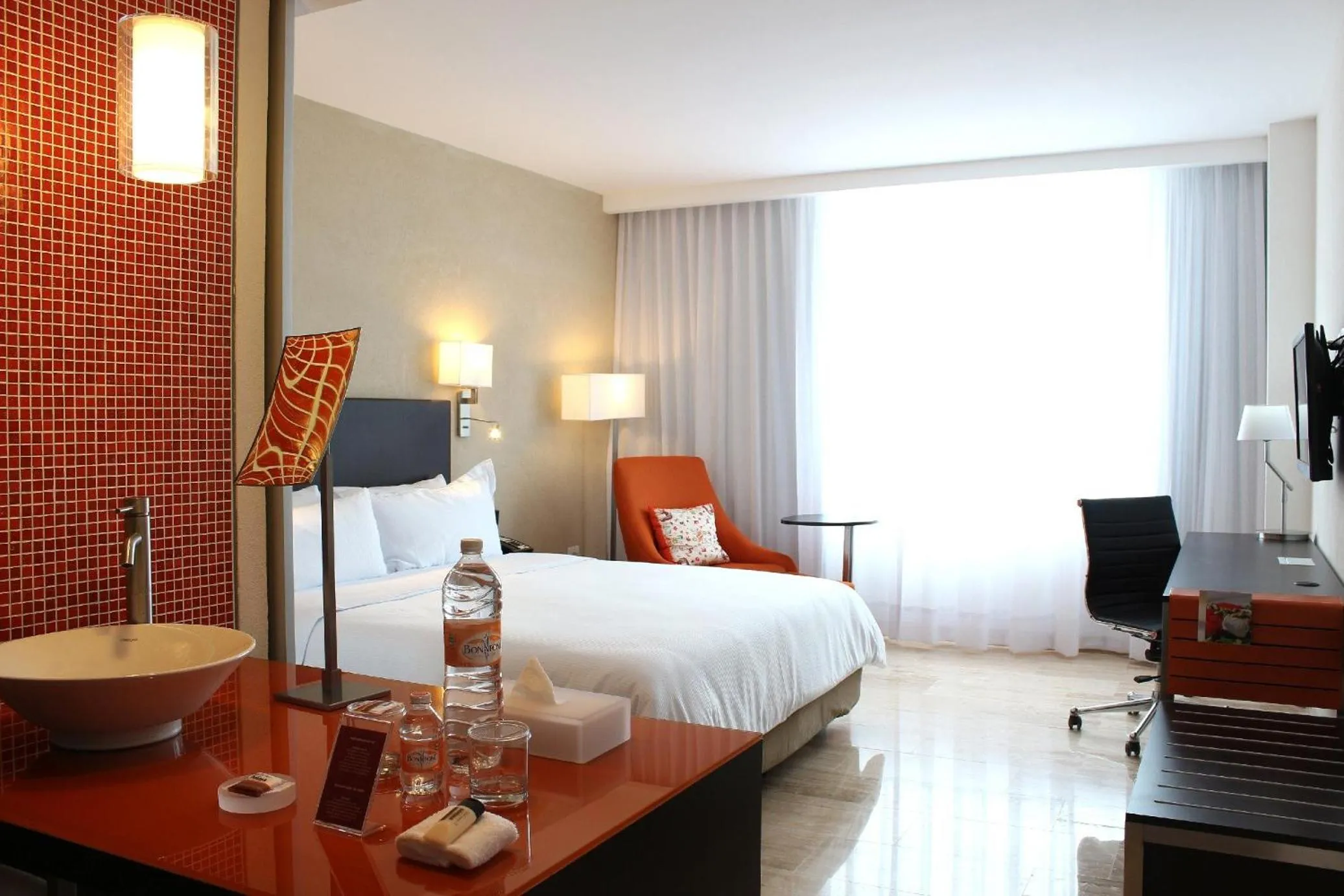 Photo of the whole room, Bed in Fiesta Inn Monterrey la Fe