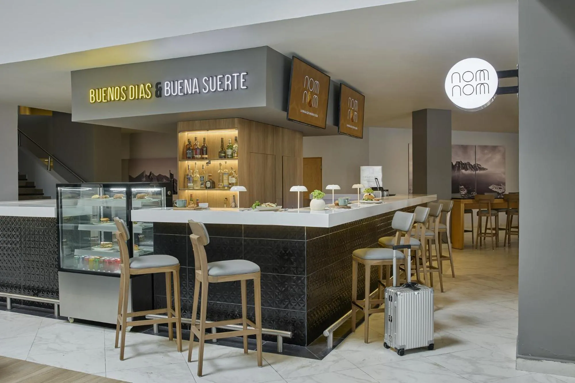 Food and drinks in Fiesta Inn Monterrey la Fe