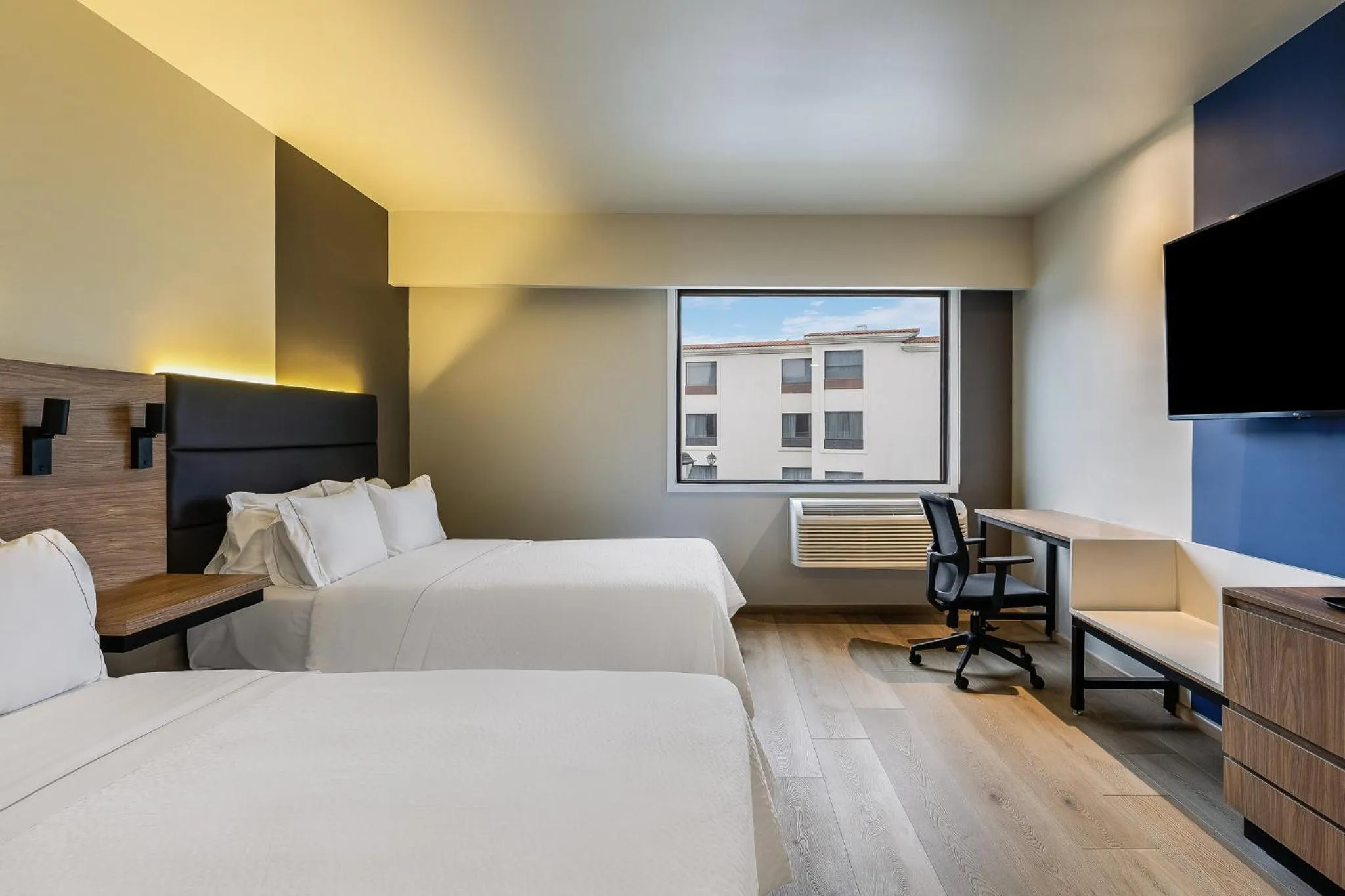 Photo of the whole room, Bed in Fiesta Inn Monterrey la Fe