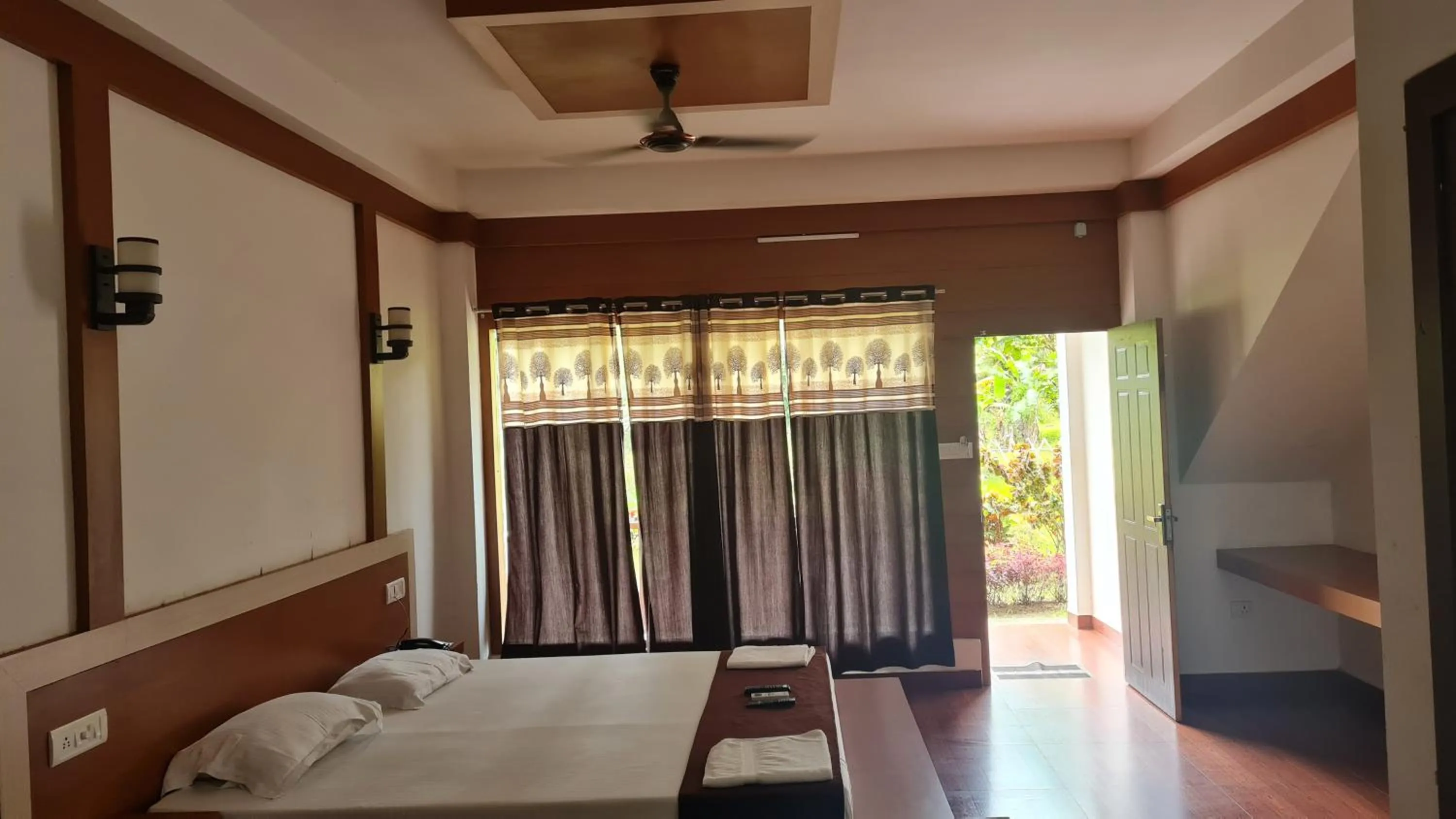 Bed in Hotel Exotica Squares