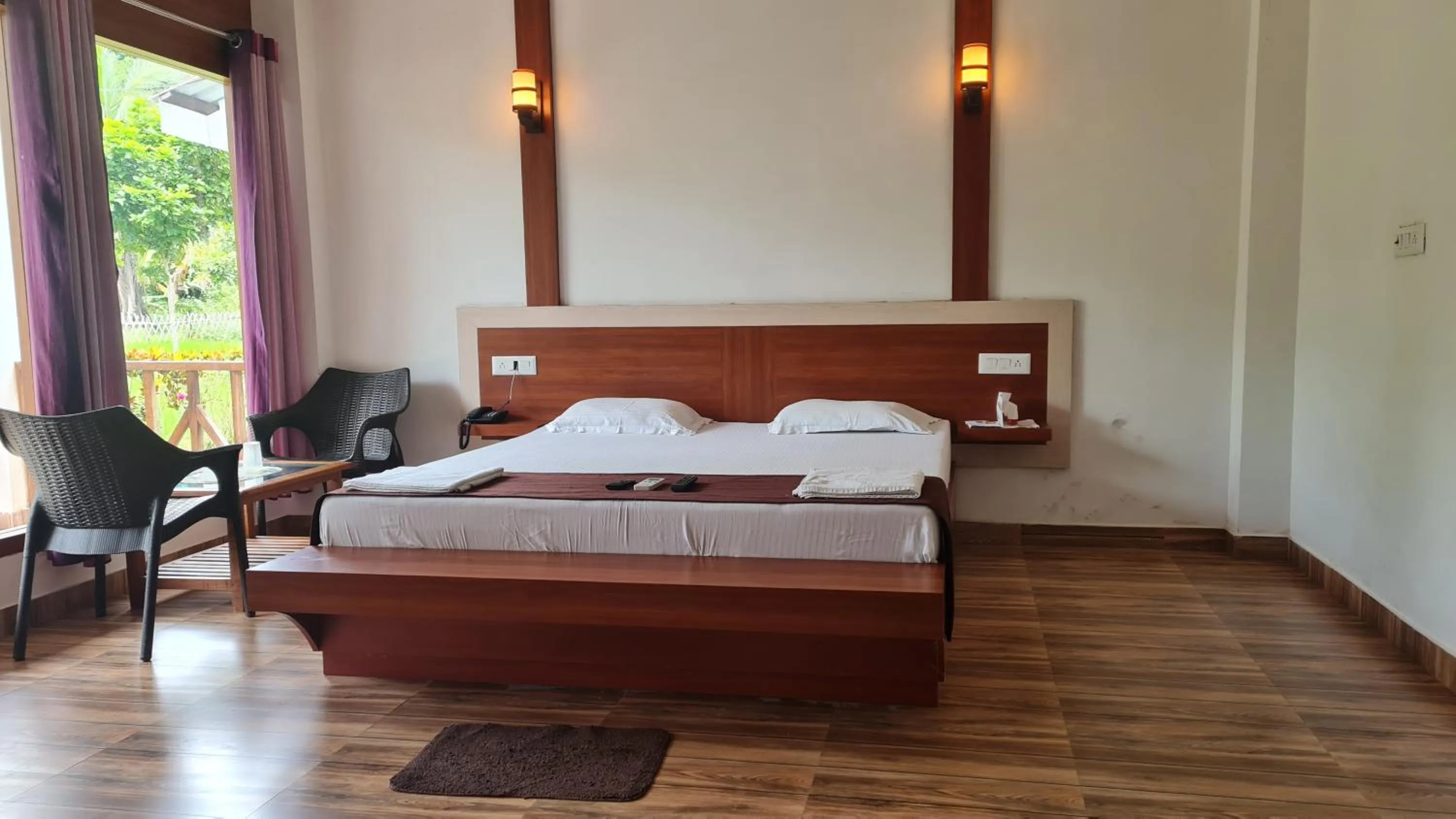 Bed in Hotel Exotica Squares