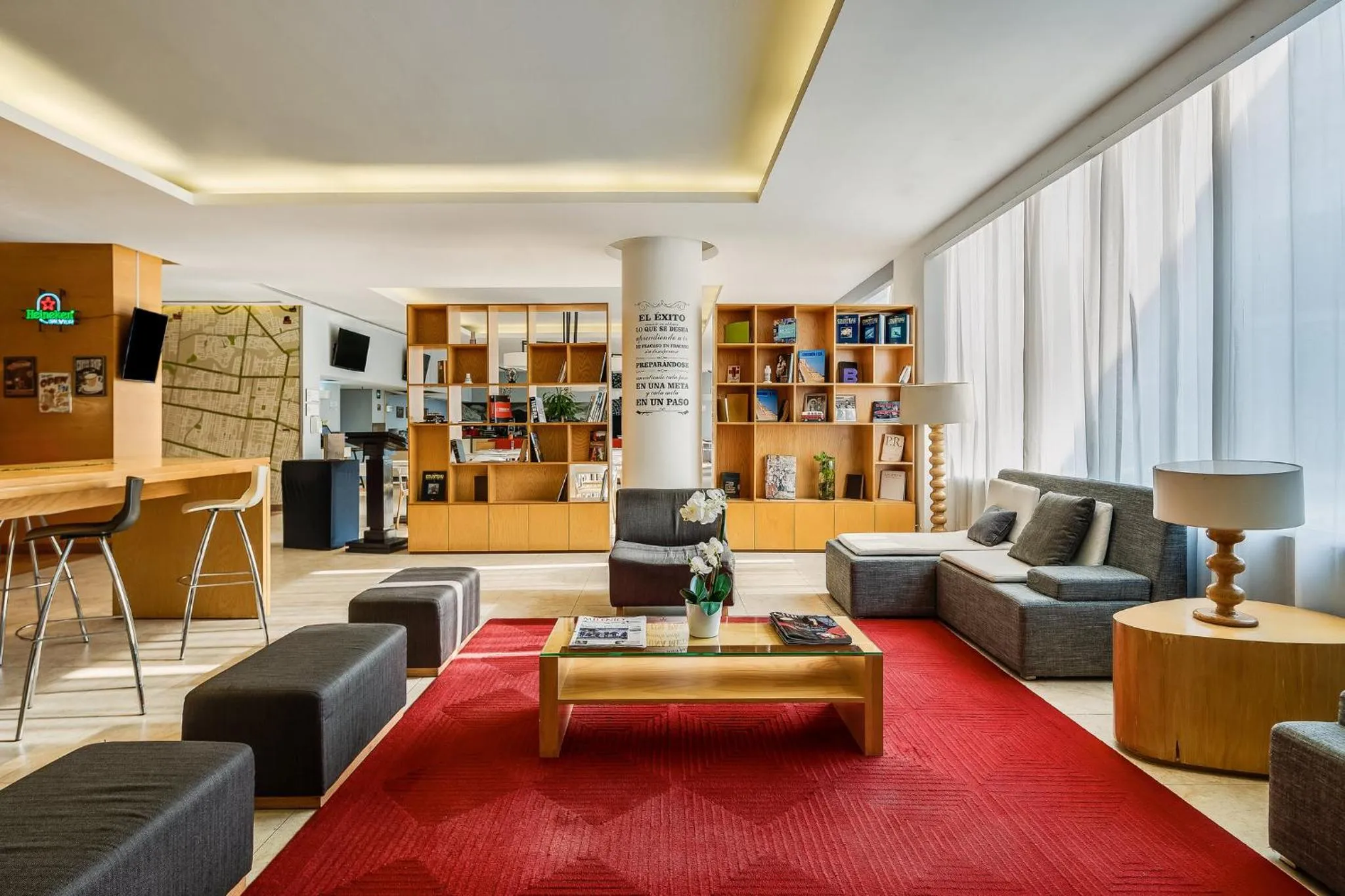 Lobby or reception in Fiesta Inn Monterrey Valle