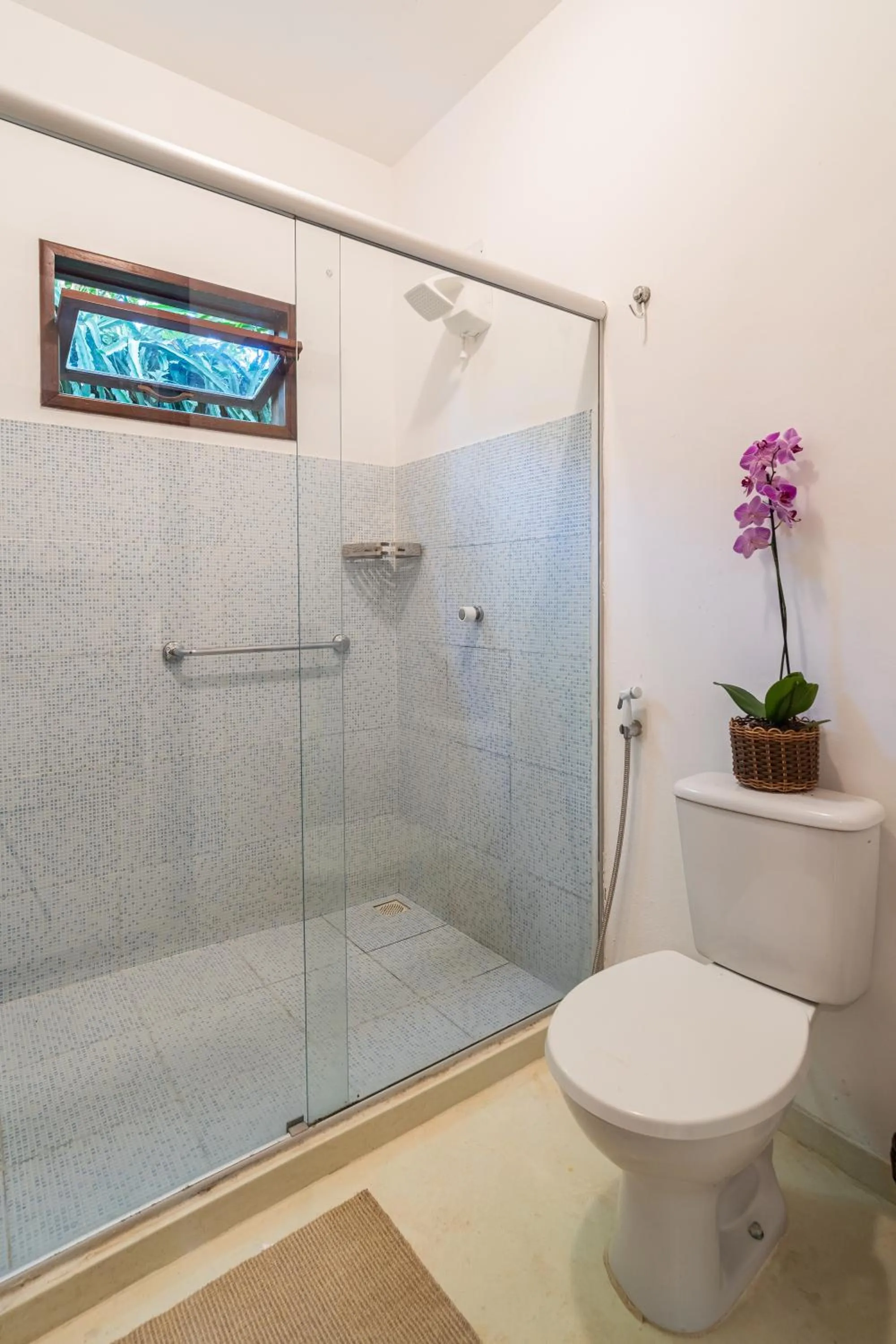 Bathroom in Pousada Samambaia