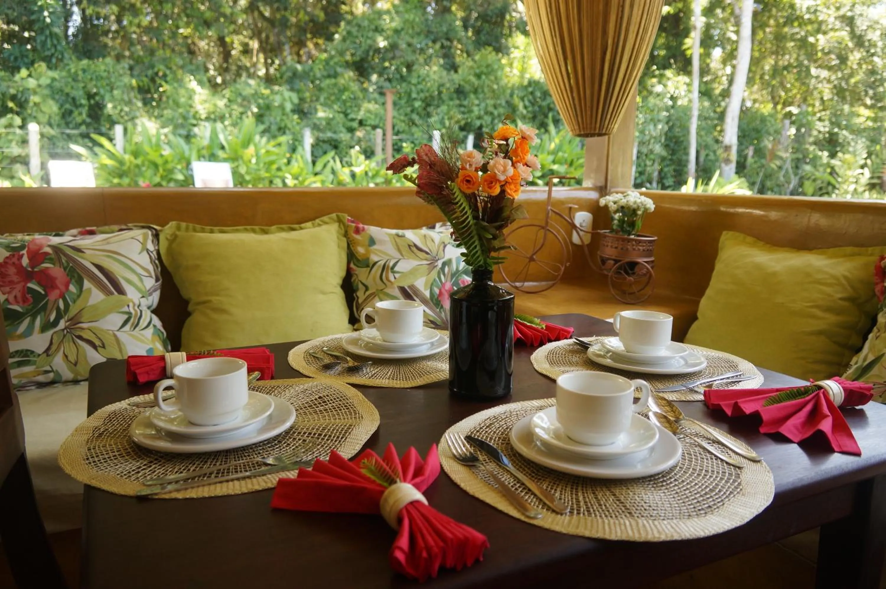 Food and drinks in Pousada Samambaia