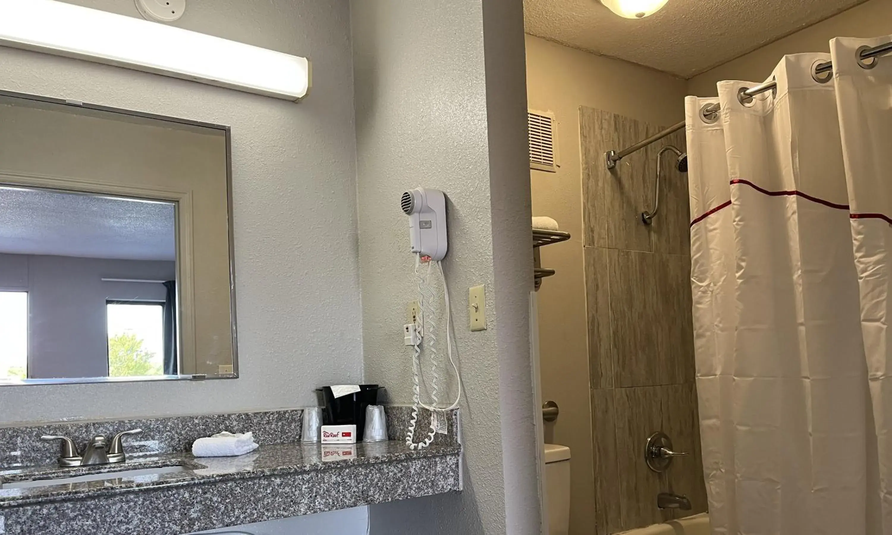 Deluxe Room with Two Queen Beds Non-Smoking in Red Roof Inn Kimball, TN I-24 Deluxe Room with Two Queen Beds Non-Smoking in Red Roof Inn Kimball, TN I-24