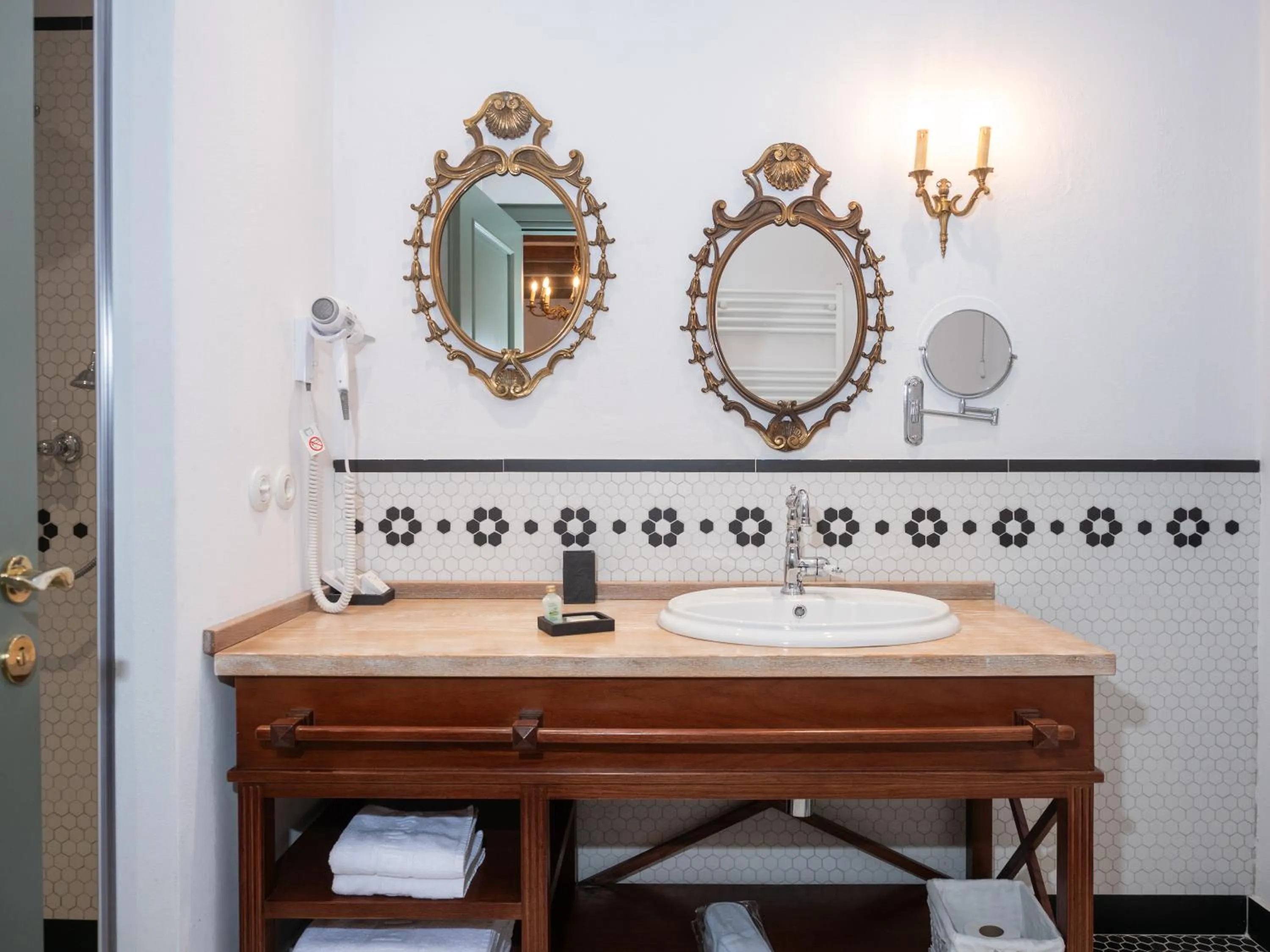 Bathroom in Vila Ebel Hotel Pool & Spa