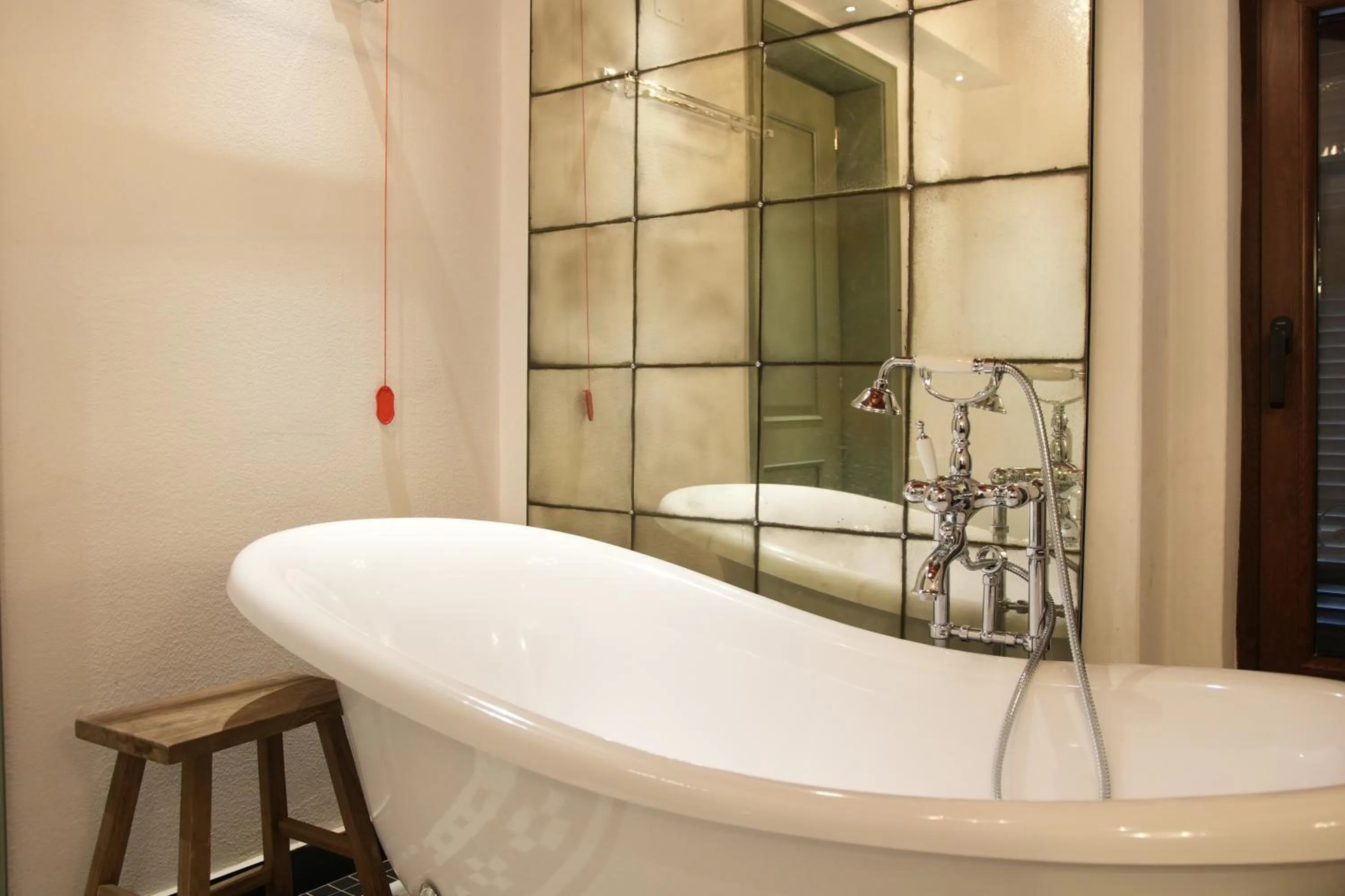 Bath in Vila Ebel Hotel Pool & Spa