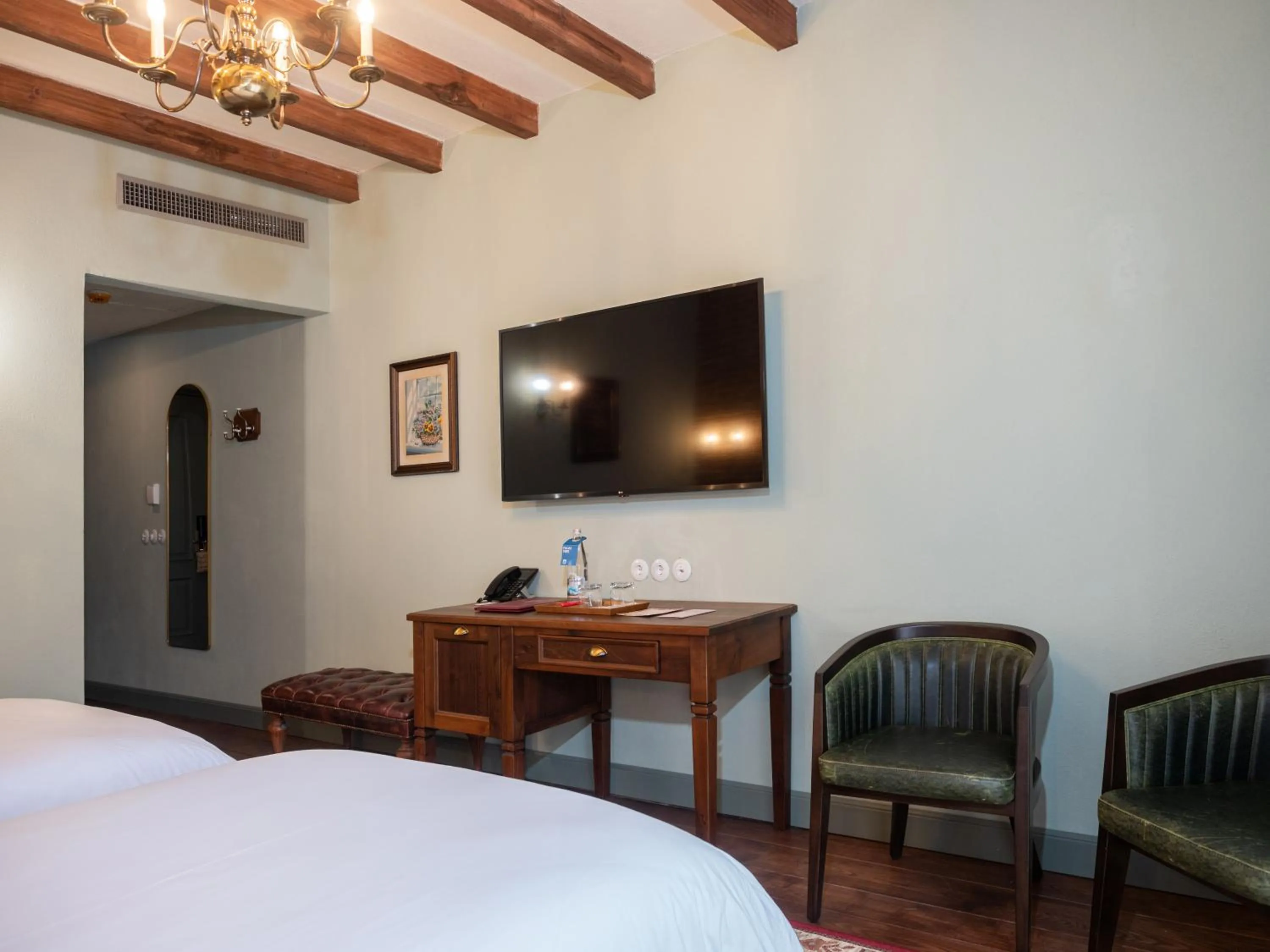 Photo of the whole room, Bed in Vila Ebel Hotel Pool & Spa