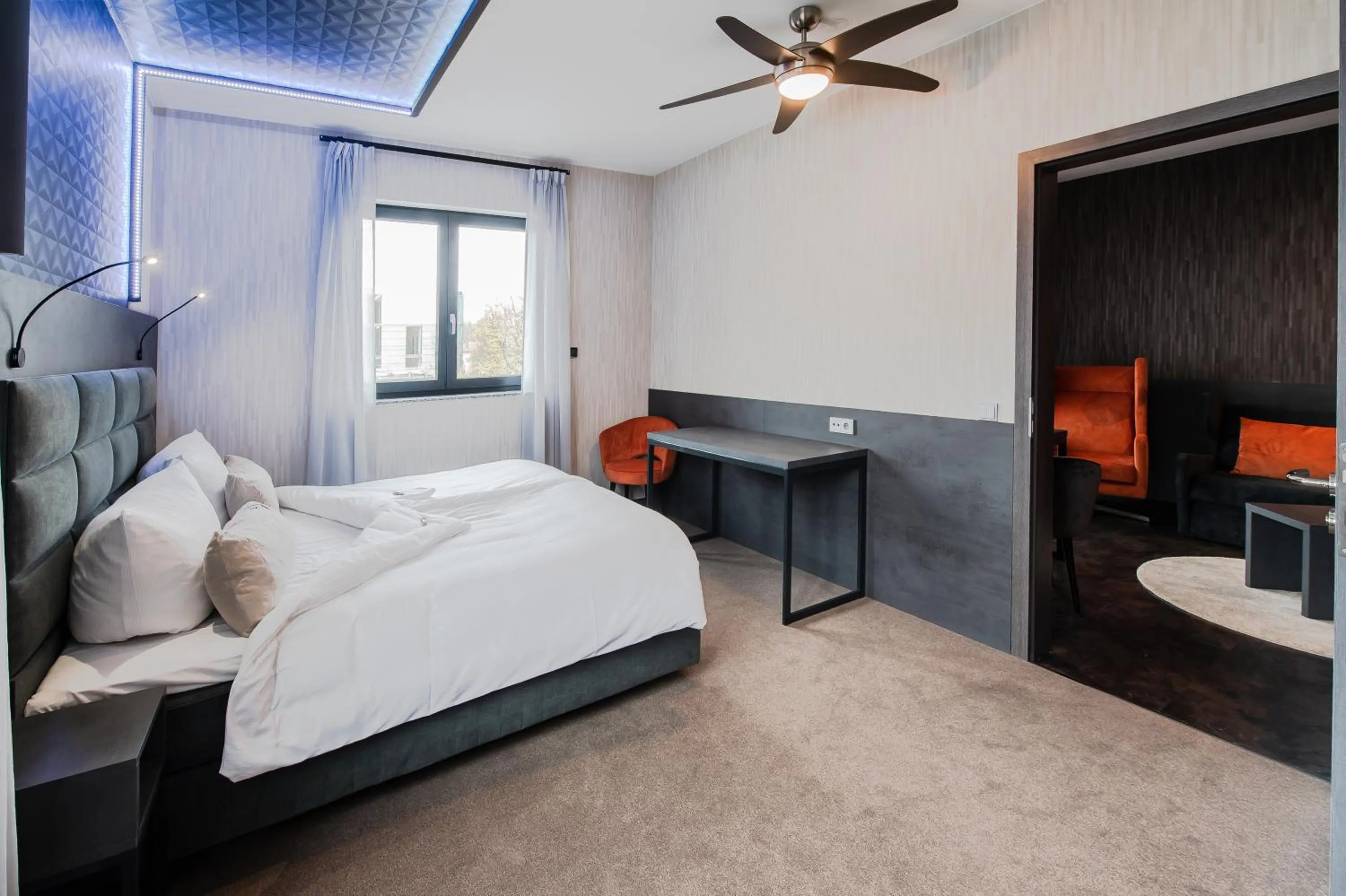 Bedroom, Bed in GS Hotel