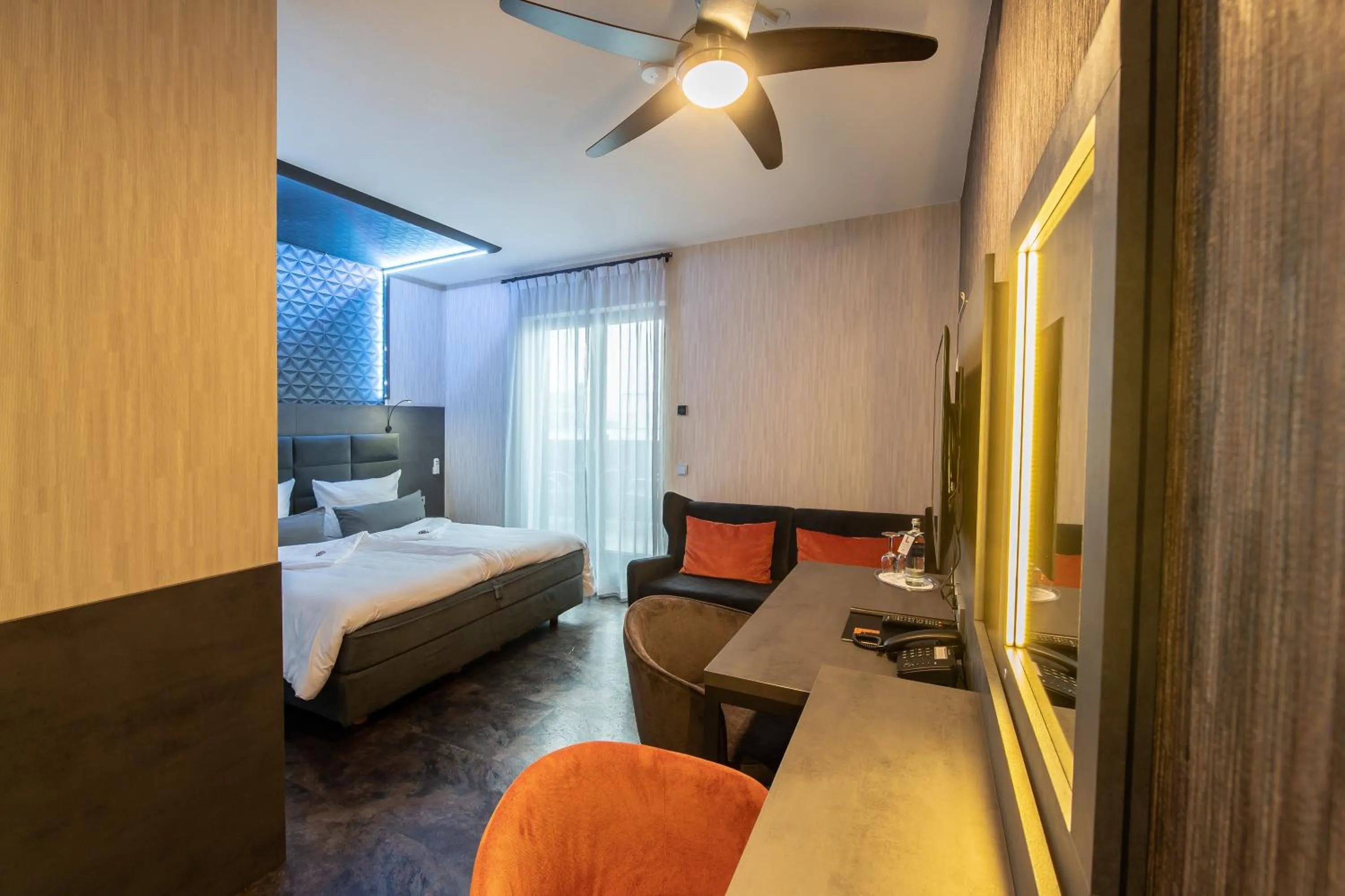 Photo of the whole room, Bed in GS Hotel