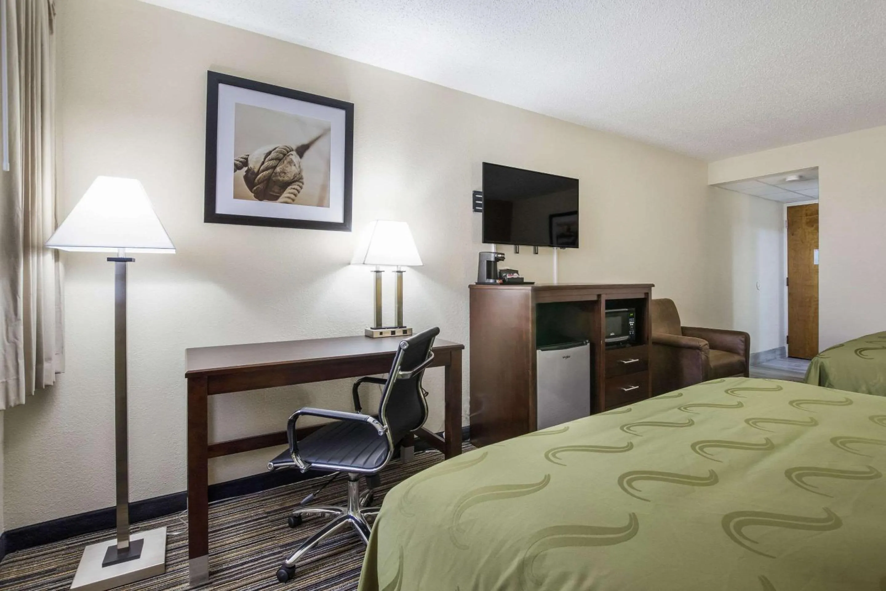 Photo of the whole room, Bed in Quality Inn Grayville