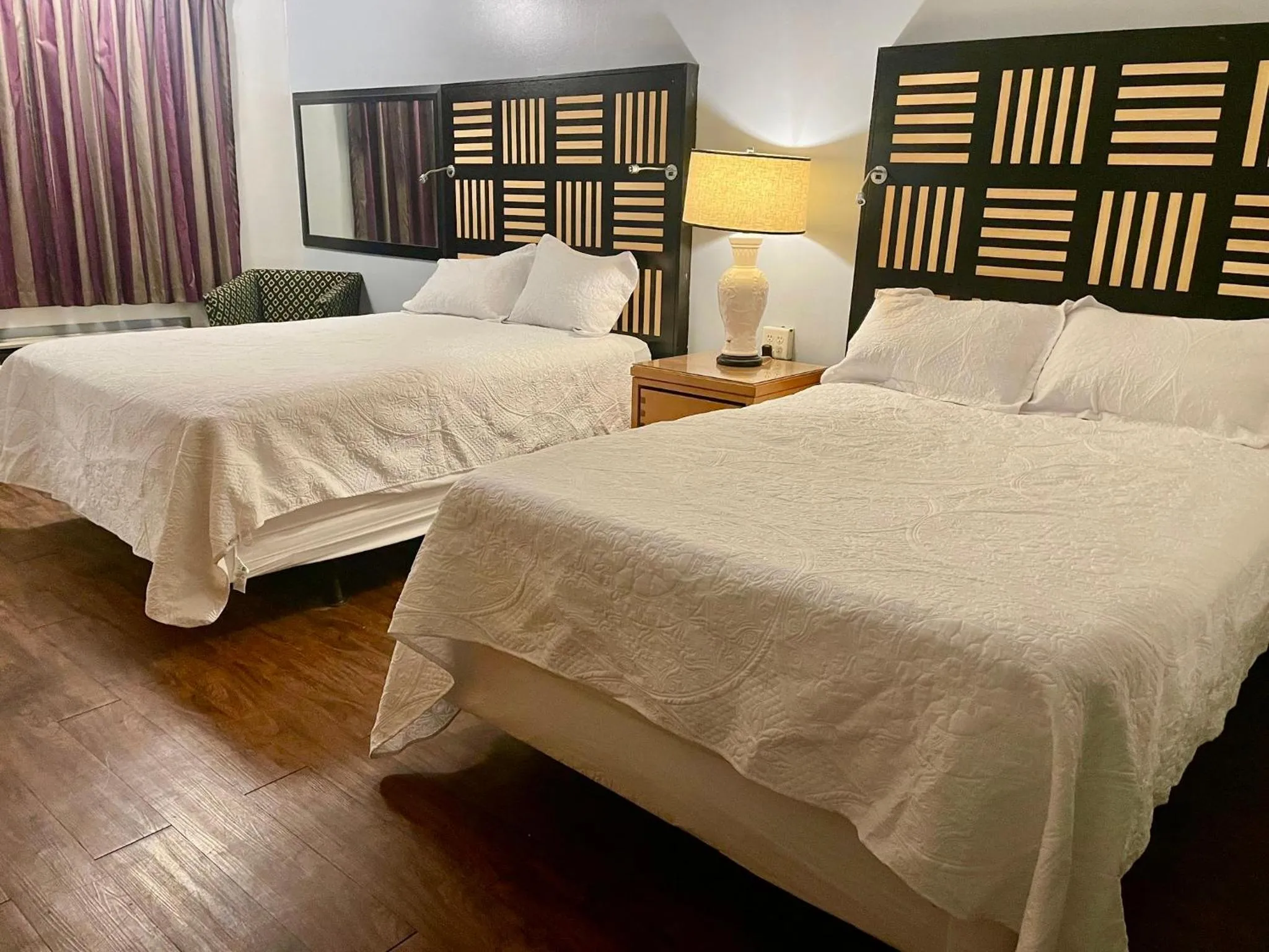 Bed in Motel M Lewisburg