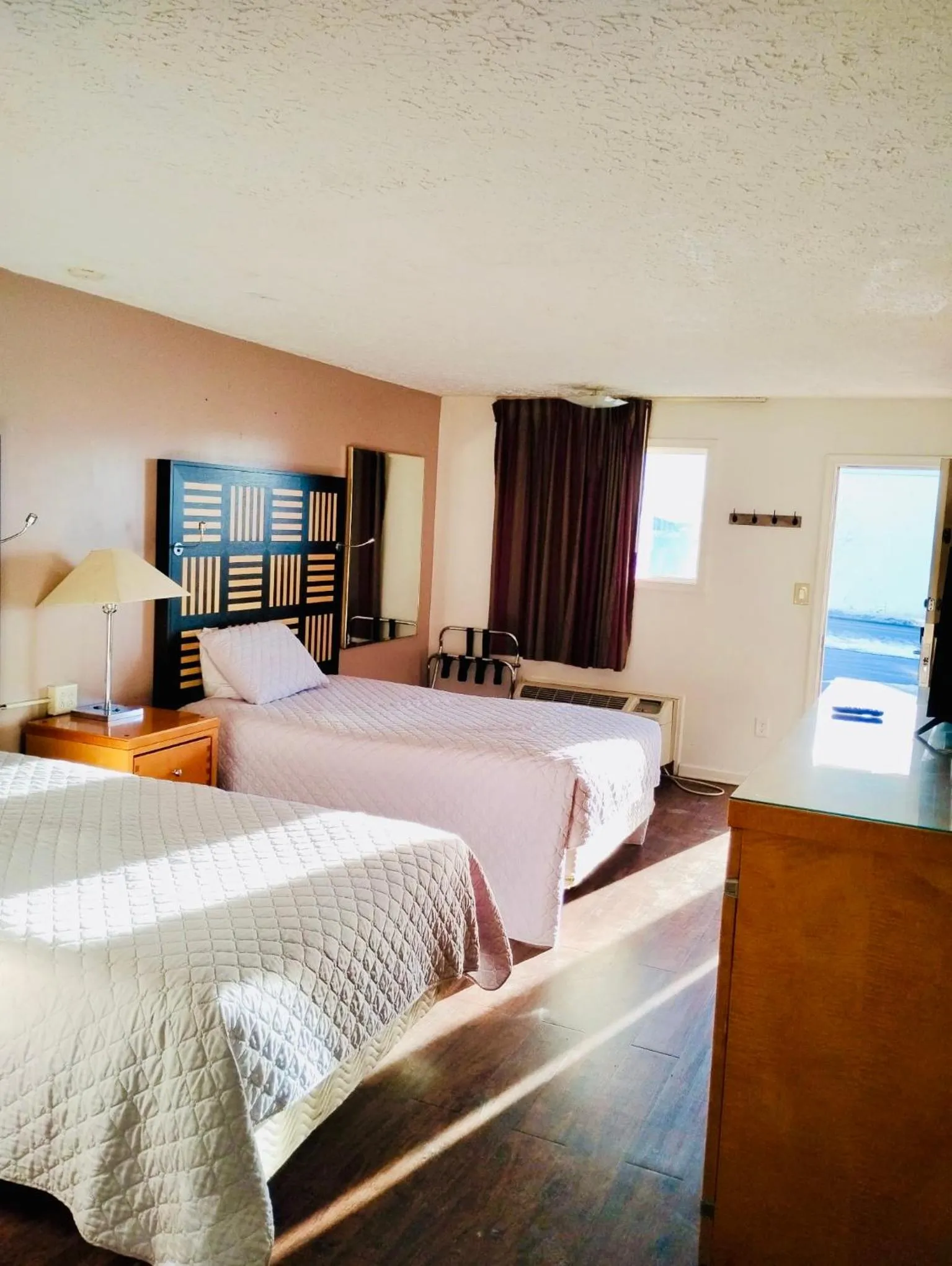 Bed in Motel M Lewisburg