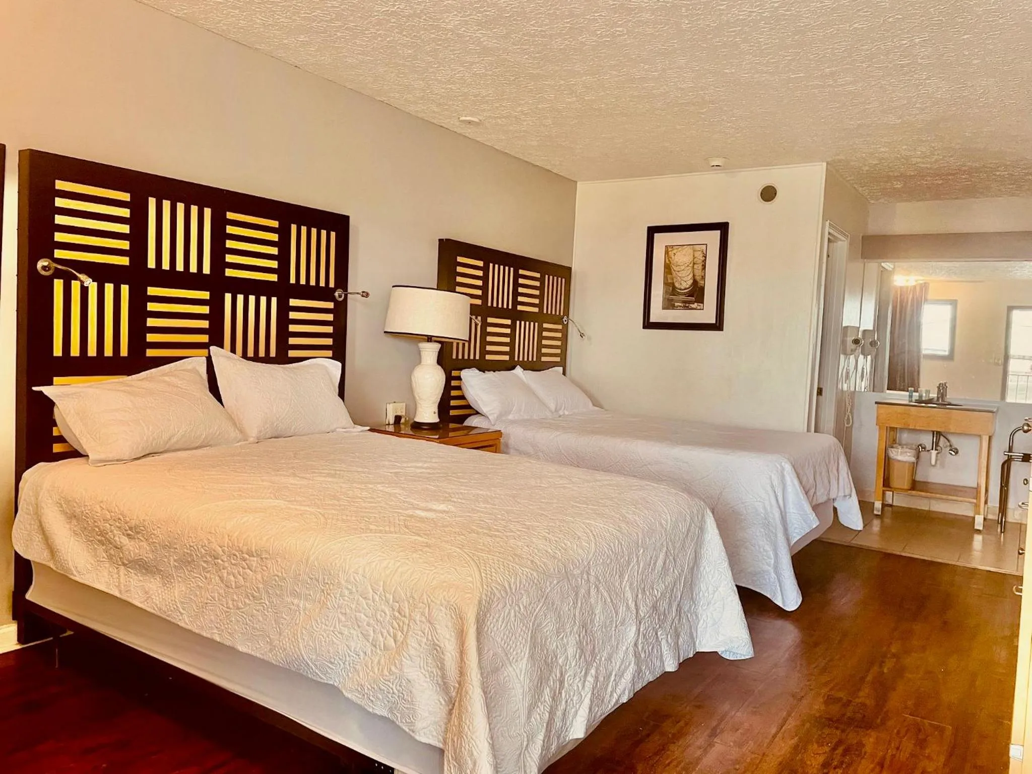 Bed in Motel M Lewisburg