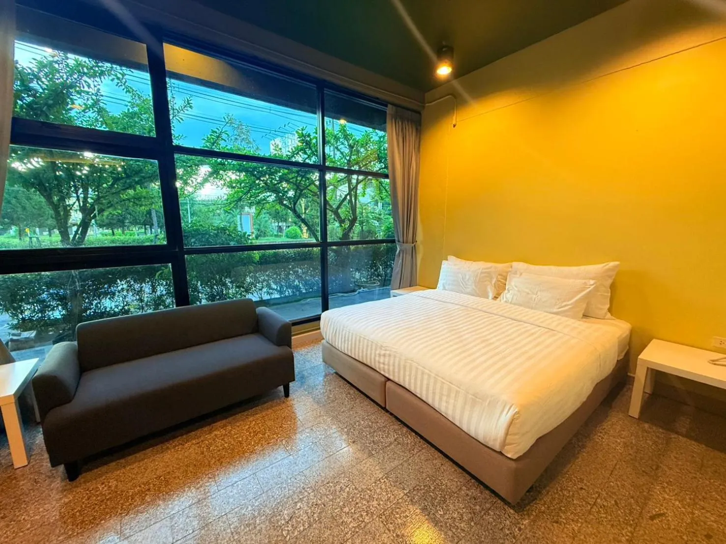 Photo of the whole room, Bed in Work Den Chiangrai