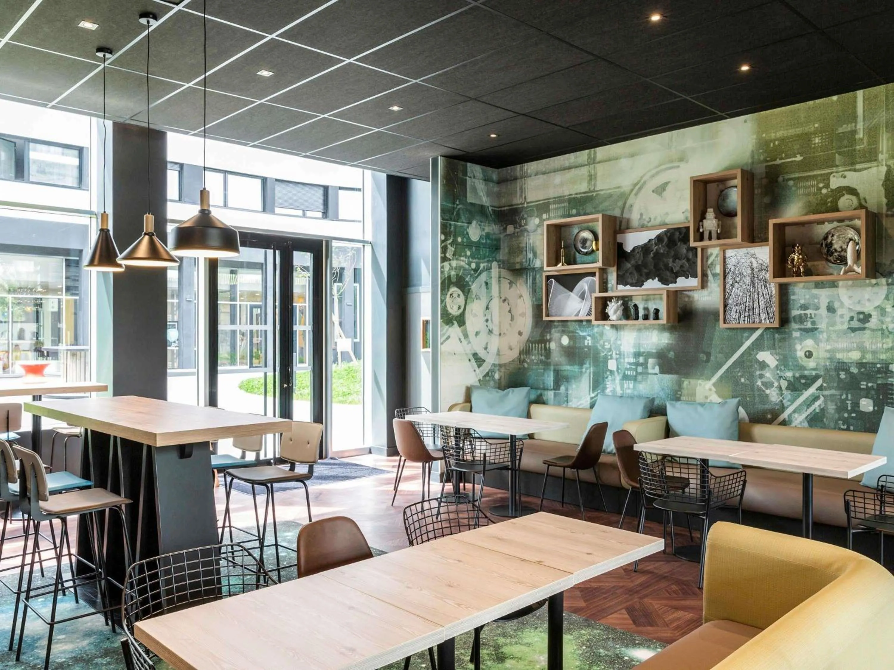 Breakfast in Aparthotel Adagio access Palaiseau Saclay